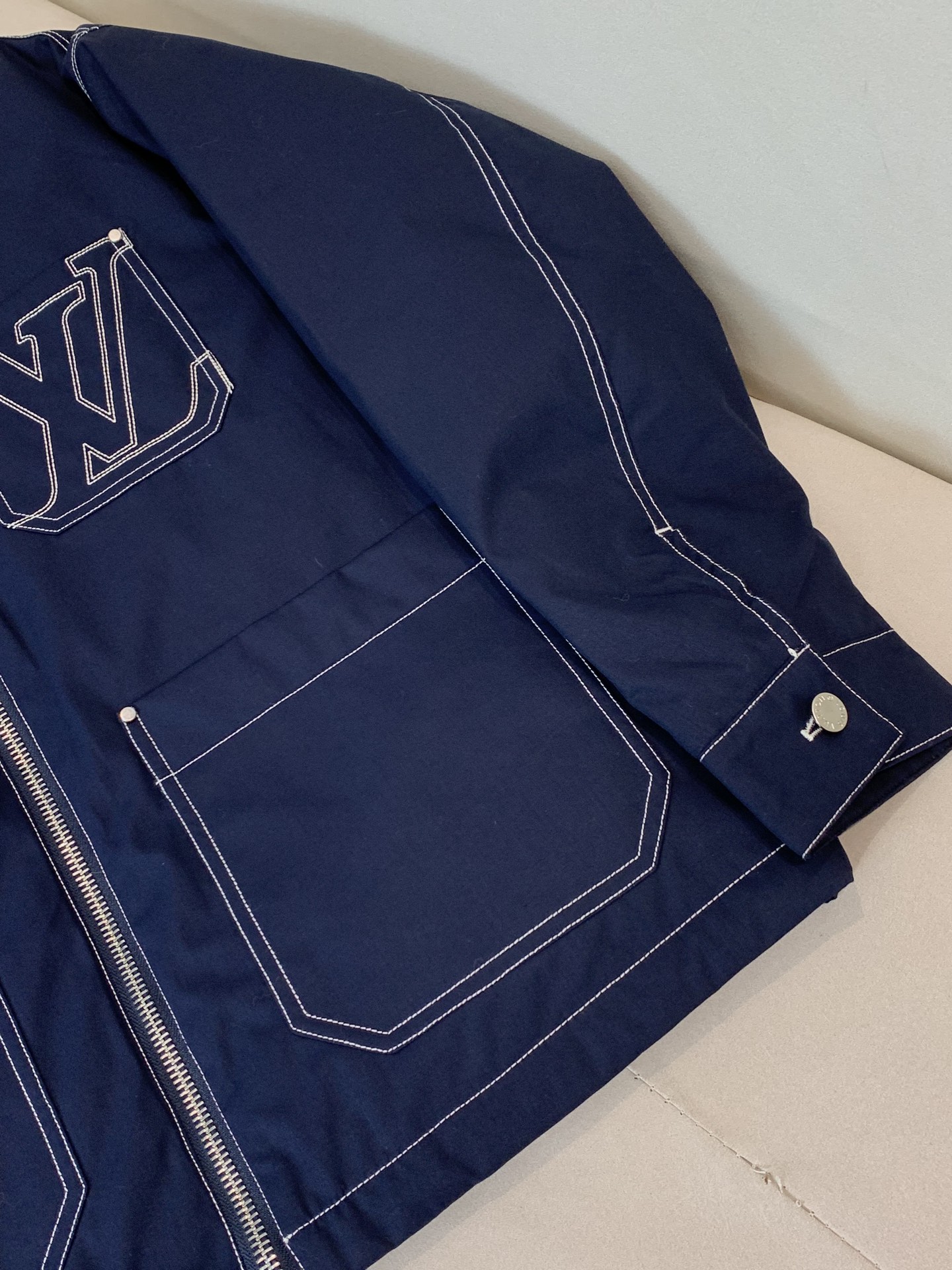 羽绒 LOUIS VUITTON羊羔毛刺绣外套LOUIS VUITTON绗缝羽绒棉外套冬日恋歌|LV蓝色