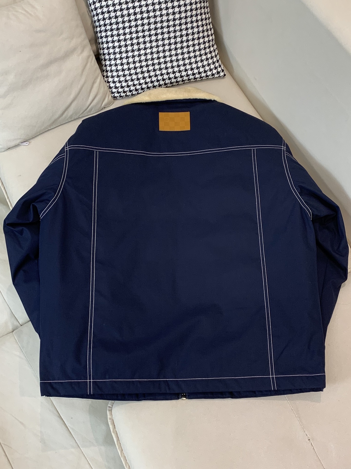 羽绒 LOUIS VUITTON羊羔毛刺绣外套LOUIS VUITTON绗缝羽绒棉外套冬日恋歌|LV蓝色