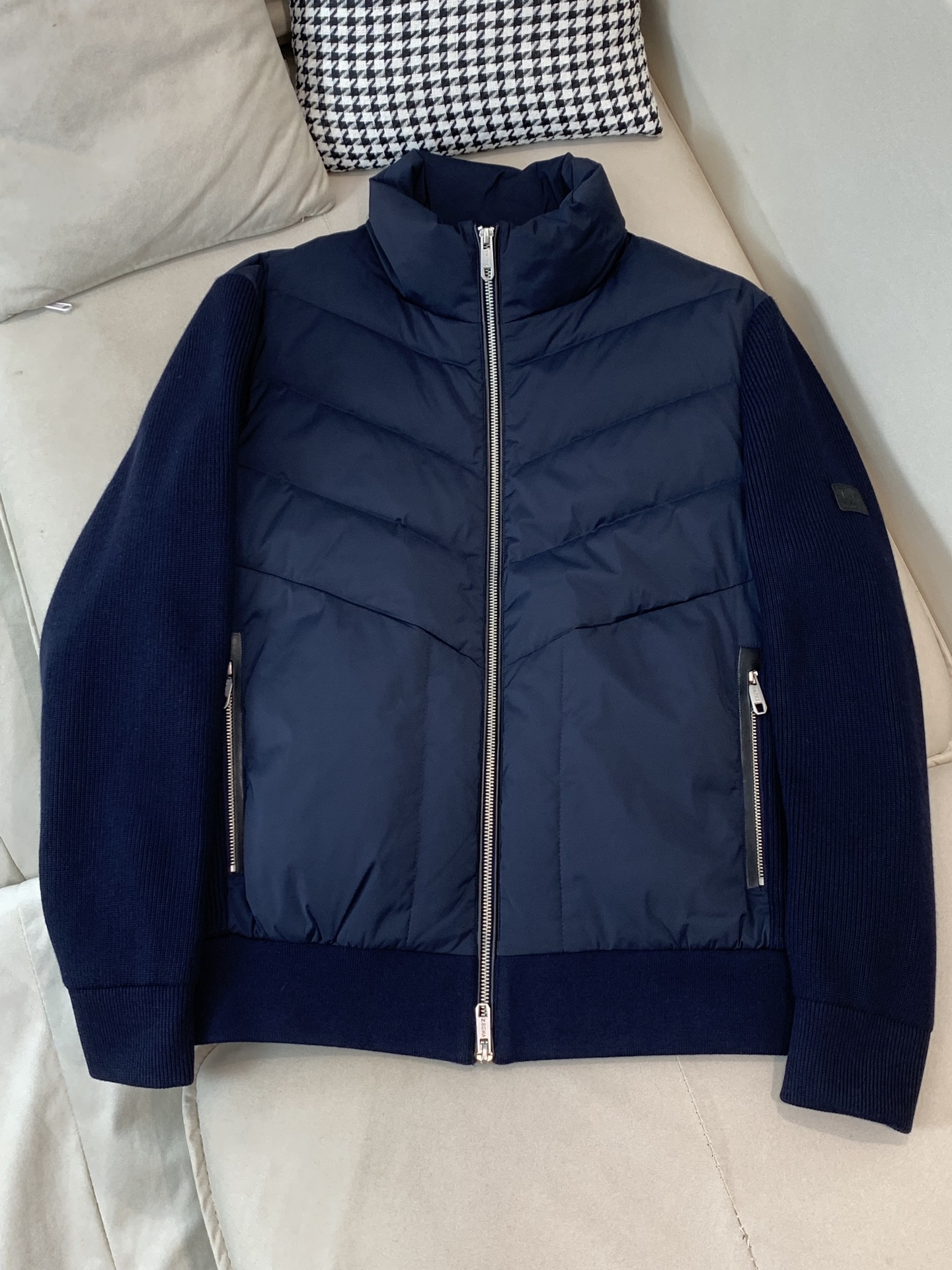 。2025杰尼亚秋冬新款🆕原版1:1订制五金配件全进口原版定制 欢迎专柜对比 绝对的高品质 采用顶级95