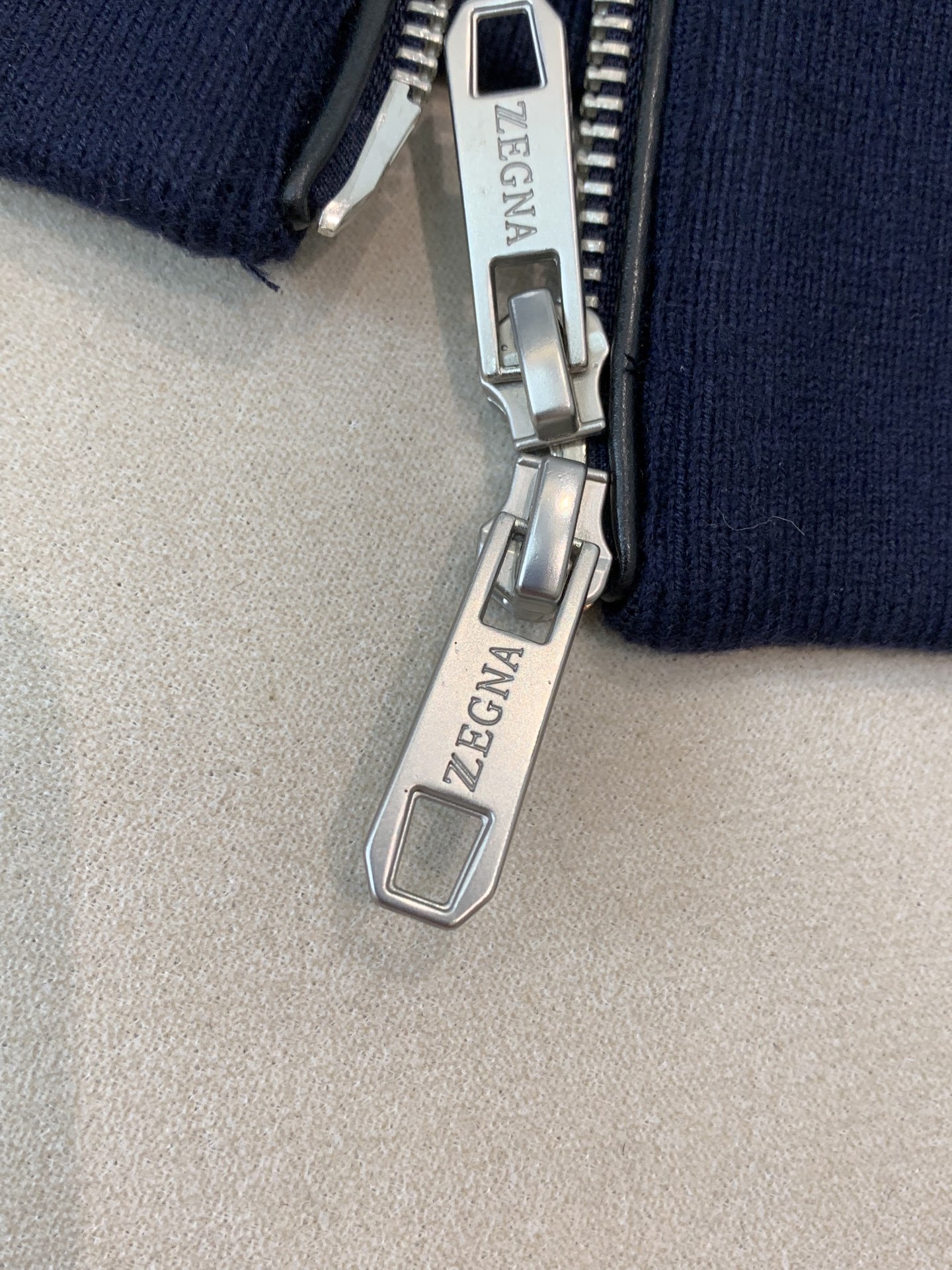 。2025杰尼亚秋冬新款🆕原版1:1订制五金配件全进口原版定制 欢迎专柜对比 绝对的高品质 采用顶级95