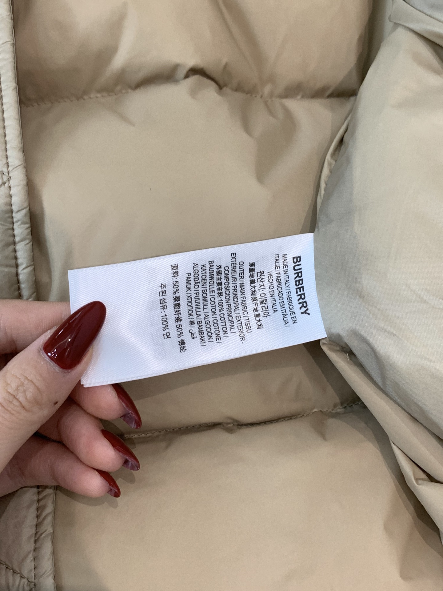 。 巴宝莉Burberry2025最新款时尚设计师款连帽羽绒服爆款羽绒服，90#白鸭绒填充，处处细节显工