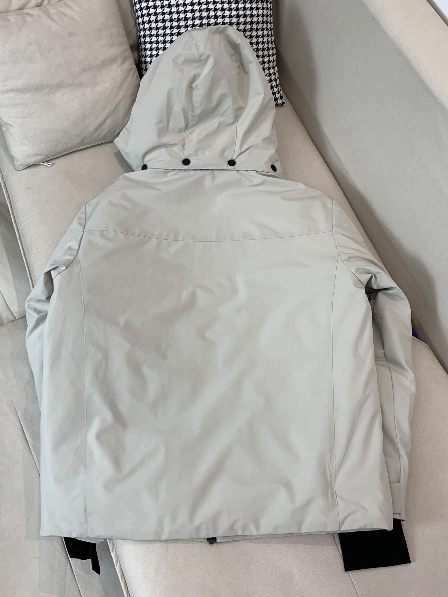 。2025SS秋冬季新款！-Moncl*r男士连帽羽绒服，高端轻奢的时尚风格，实穿百搭的款式，上身效果轻