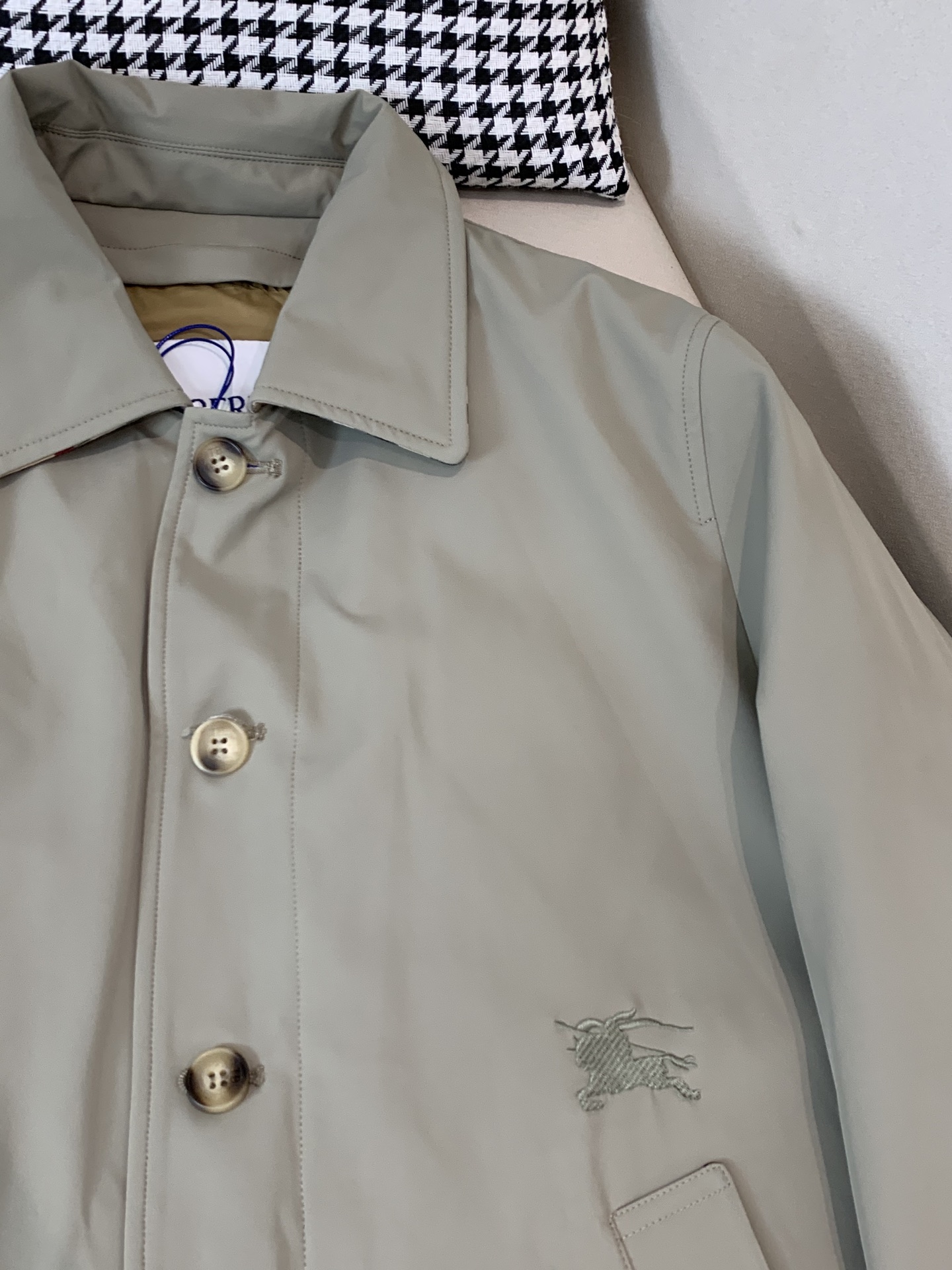 。羽绒 BURBERRY巴宝莉秋冬款男士商务内胆可拆卸羽绒服贸易公司渠道订单，必爆经典单品！！永不过时的