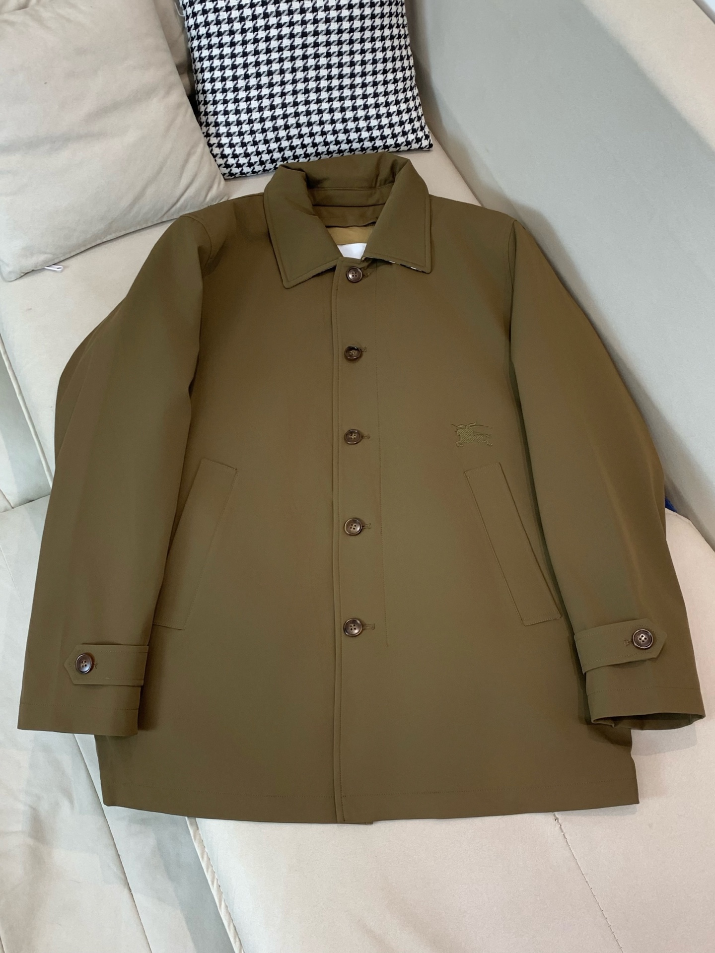 。羽绒 BURBERRY巴宝莉秋冬款男士商务内胆可拆卸羽绒服贸易公司渠道订单，必爆经典单品！！永不过时的