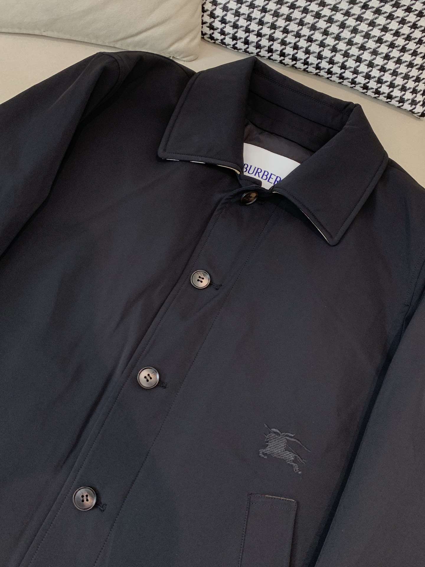 。羽绒 BURBERRY巴宝莉秋冬款男士商务内胆可拆卸羽绒服贸易公司渠道订单，必爆经典单品！！永不过时的