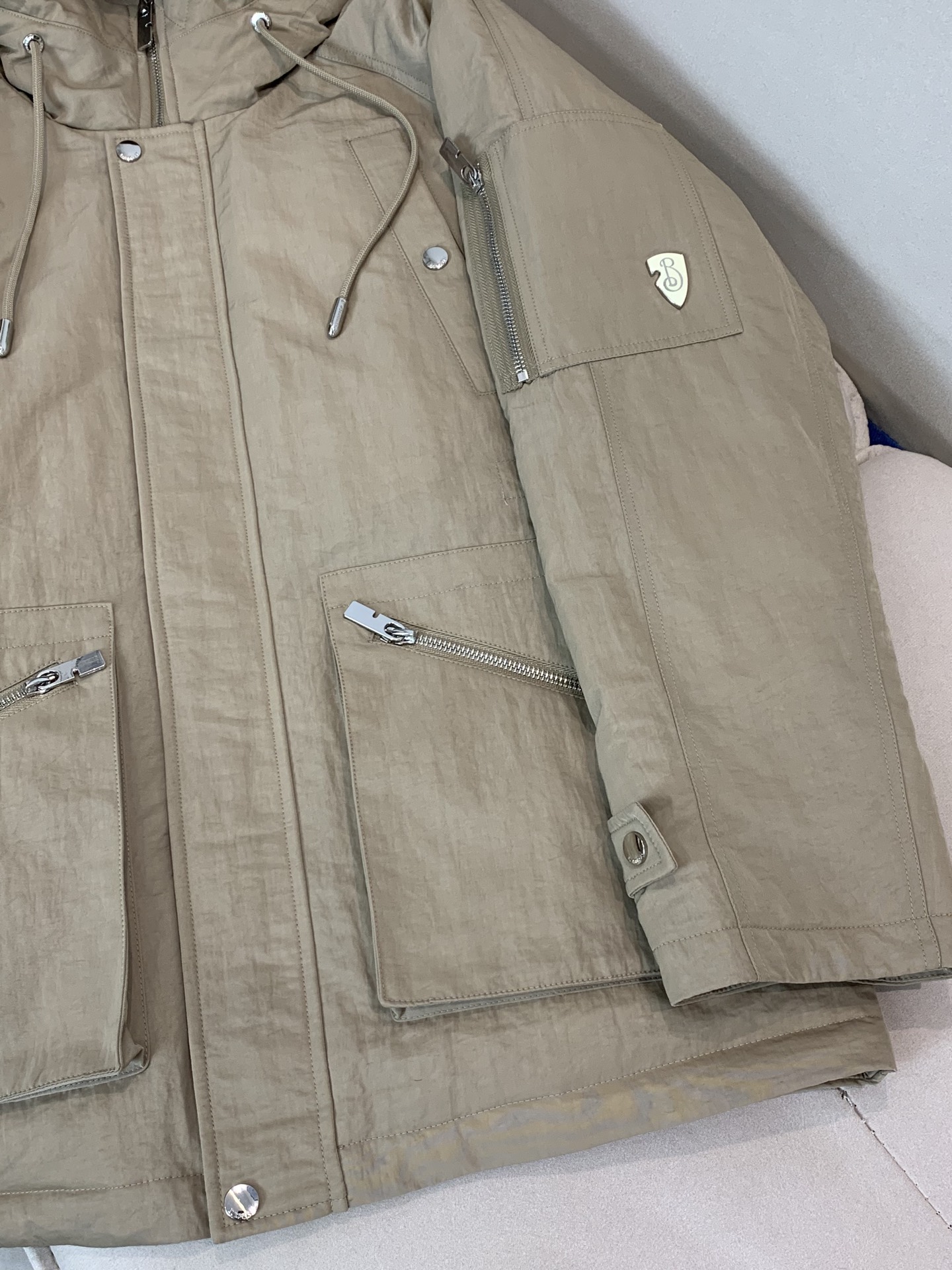 。羽绒 BURBERRY巴宝莉秋冬款男士商务连帽羽绒服贸易公司渠道订单，必爆经典单品！！永不过时的拼接设