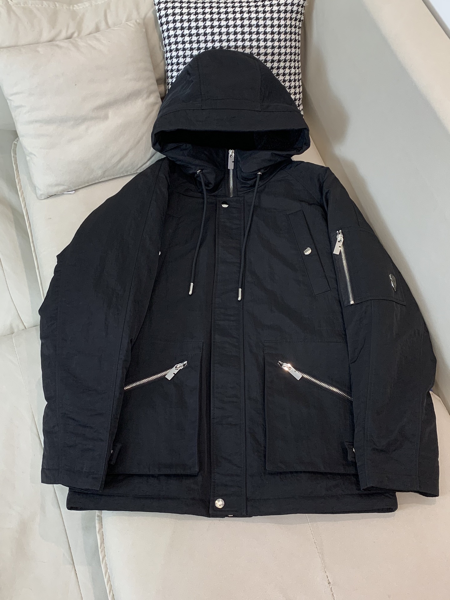 。羽绒 BURBERRY巴宝莉秋冬款男士商务连帽羽绒服贸易公司渠道订单，必爆经典单品！！永不过时的拼接设