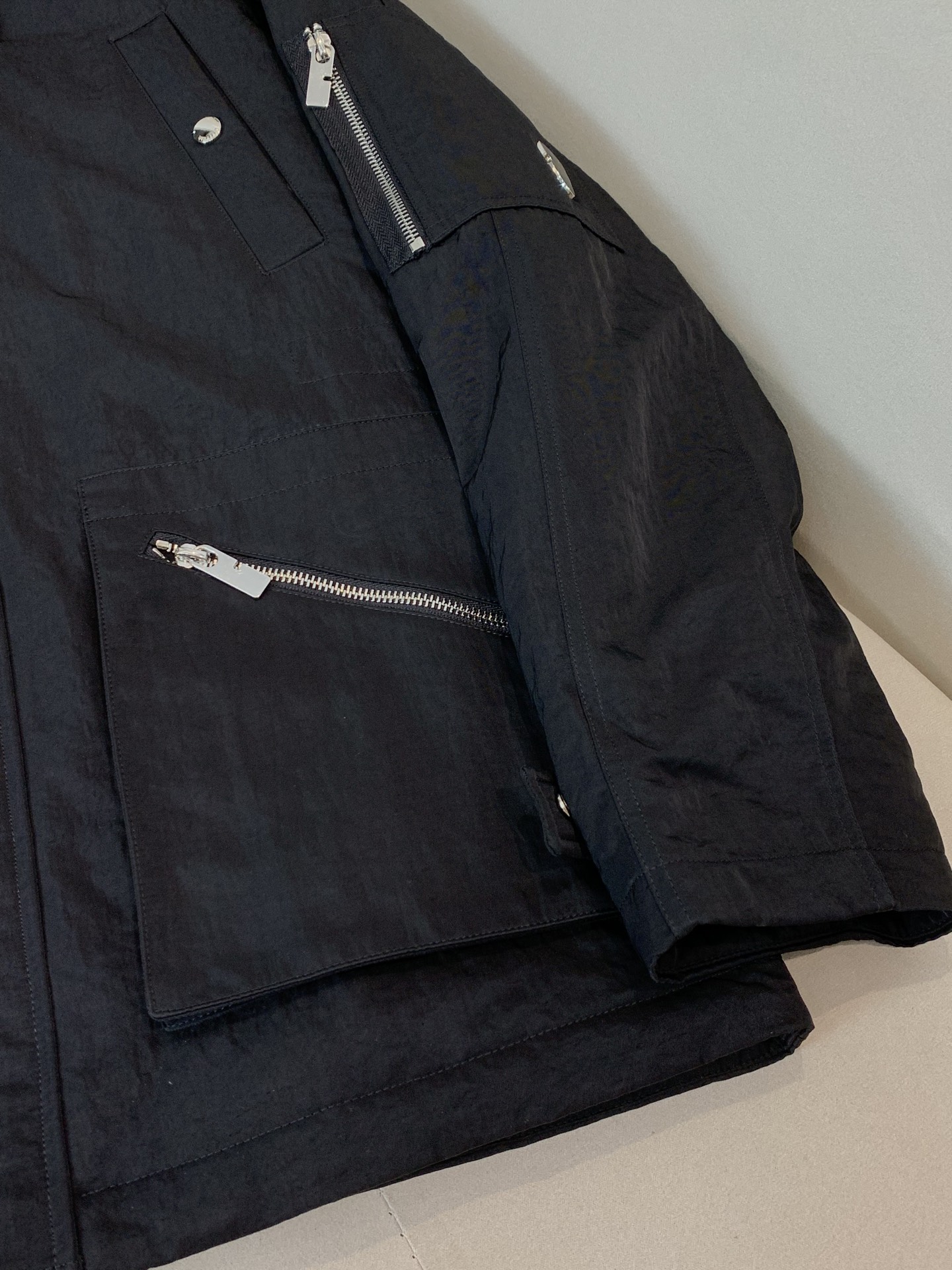 。羽绒 BURBERRY巴宝莉秋冬款男士商务连帽羽绒服贸易公司渠道订单，必爆经典单品！！永不过时的拼接设