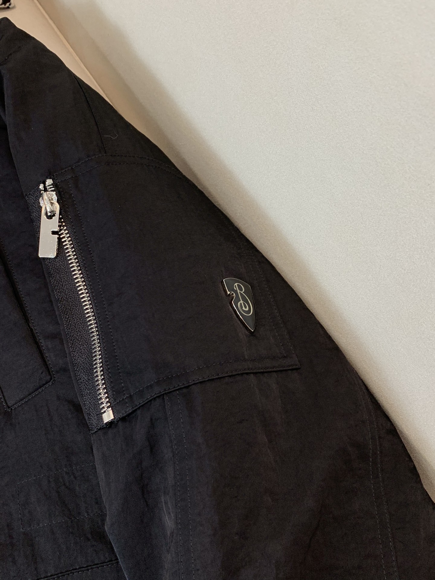 。羽绒 BURBERRY巴宝莉秋冬款男士商务连帽羽绒服贸易公司渠道订单，必爆经典单品！！永不过时的拼接设