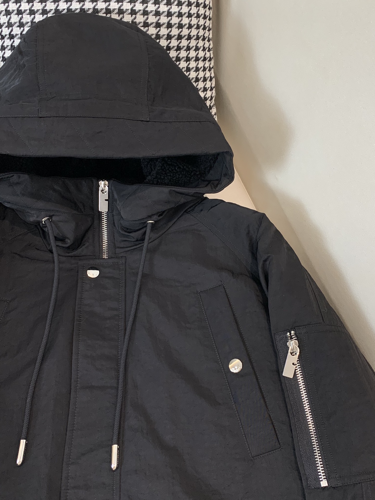 。羽绒 BURBERRY巴宝莉秋冬款男士商务连帽羽绒服贸易公司渠道订单，必爆经典单品！！永不过时的拼接设