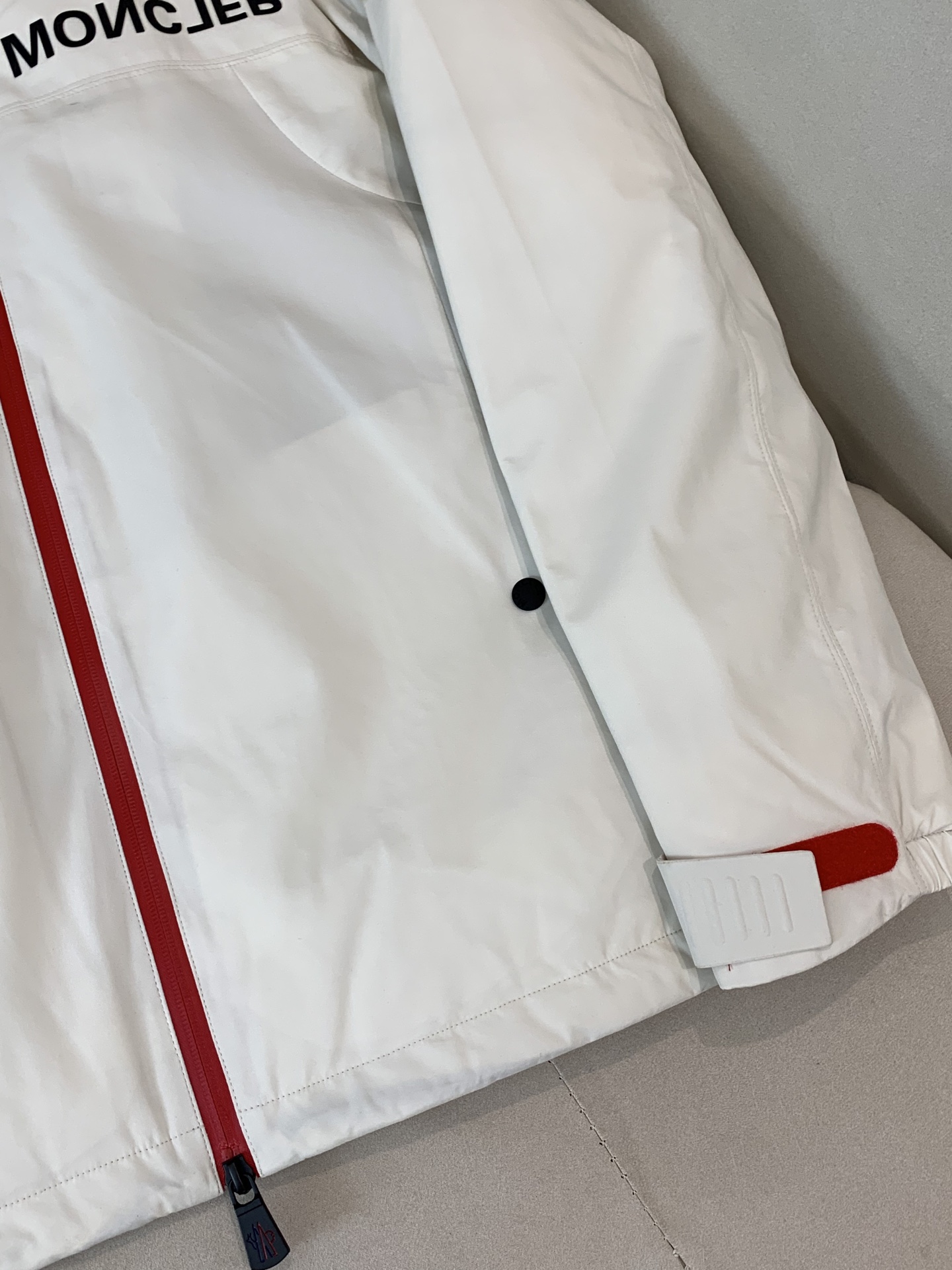 。羽绒 2025SS秋冬季出品新款！-Moncl*r经典连帽羽绒服夹克外套 采用新国标90白鸭绒 男士轻