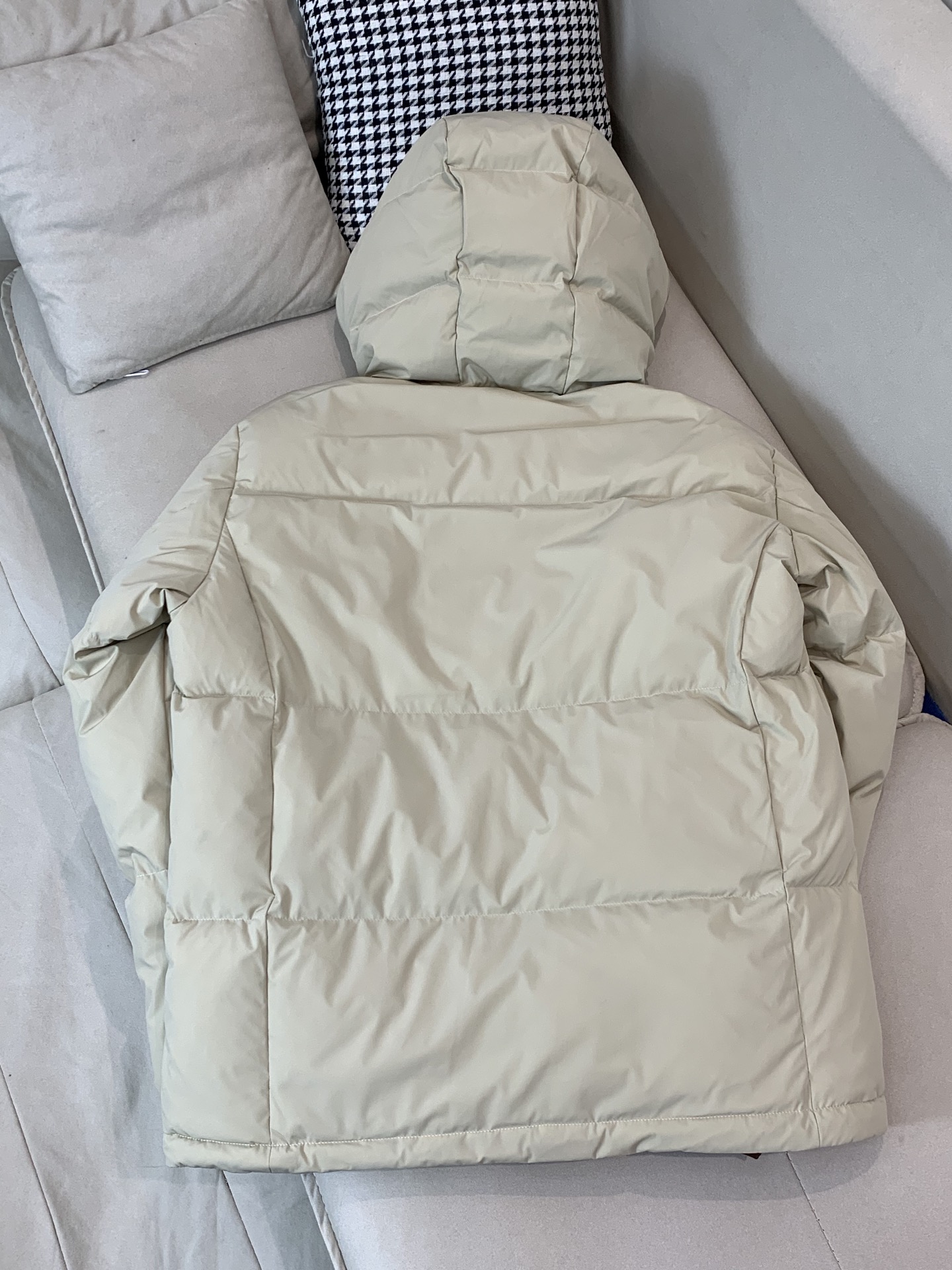 。羽绒2025SS秋冬季新款！蒙口-Moncl*r男士连帽羽绒服，高端轻奢的时尚风格，实穿百搭的款式，上