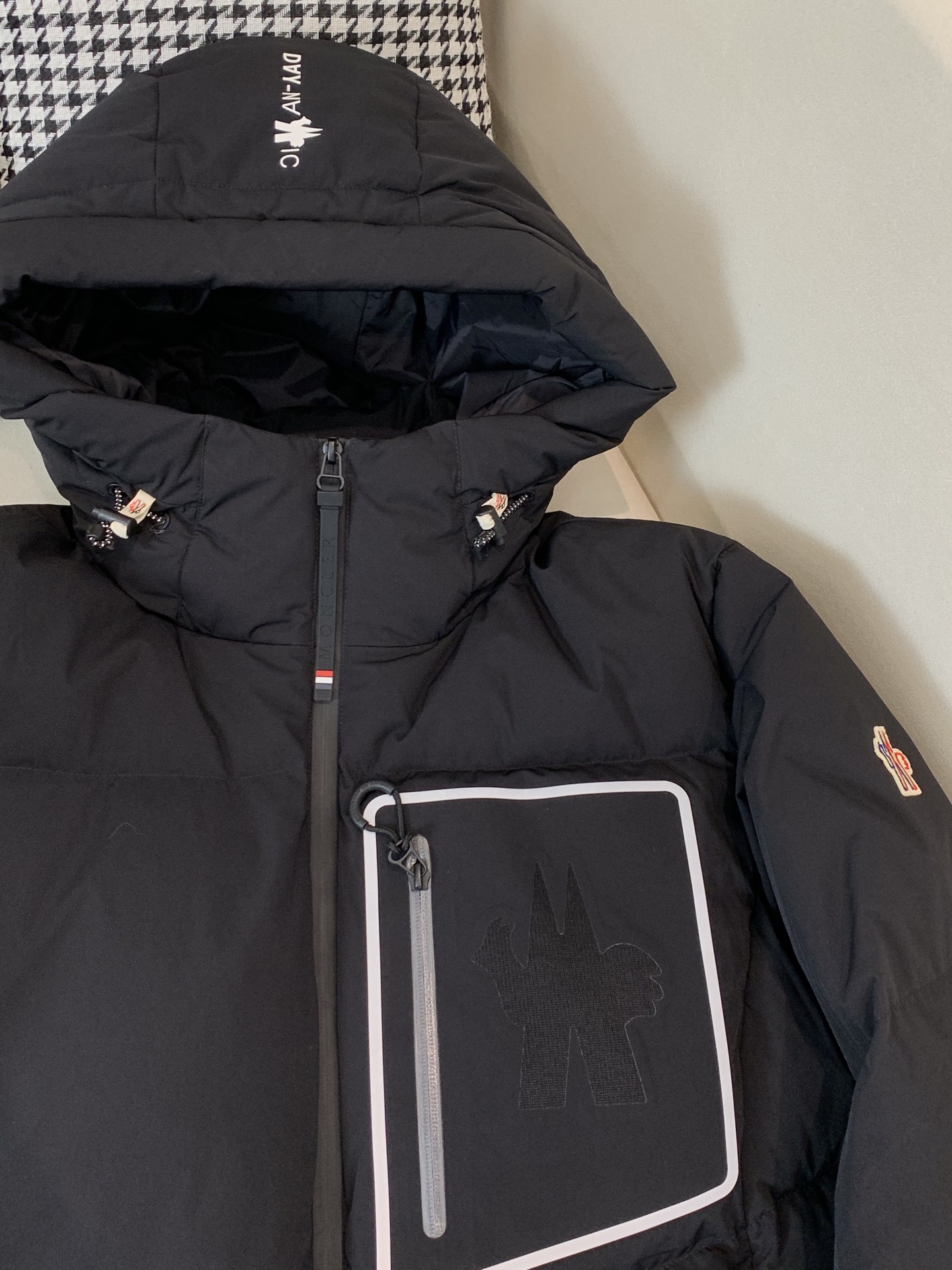 。羽绒2025SS秋冬季新款！蒙口-Moncl*r男士连帽羽绒服，高端轻奢的时尚风格，实穿百搭的款式，上