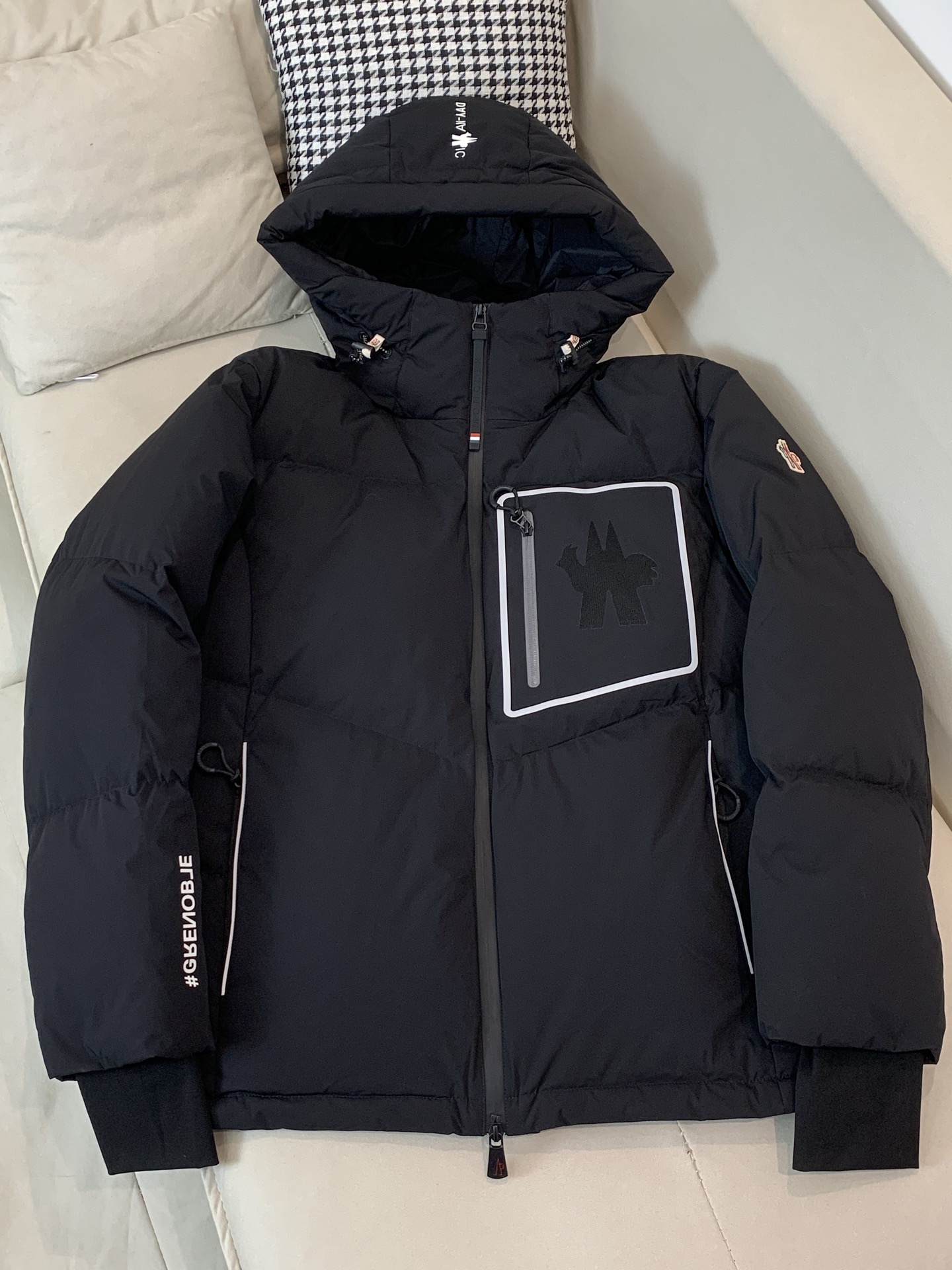 。羽绒2025SS秋冬季新款！蒙口-Moncl*r男士连帽羽绒服，高端轻奢的时尚风格，实穿百搭的款式，上