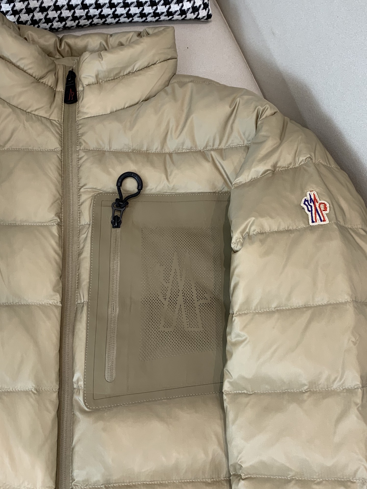 。羽绒 蒙口轻薄羽绒服2025秋冬新款🆕原版1:1订制五金配件全进口原版定制 欢迎专柜对比 绝对的高品质