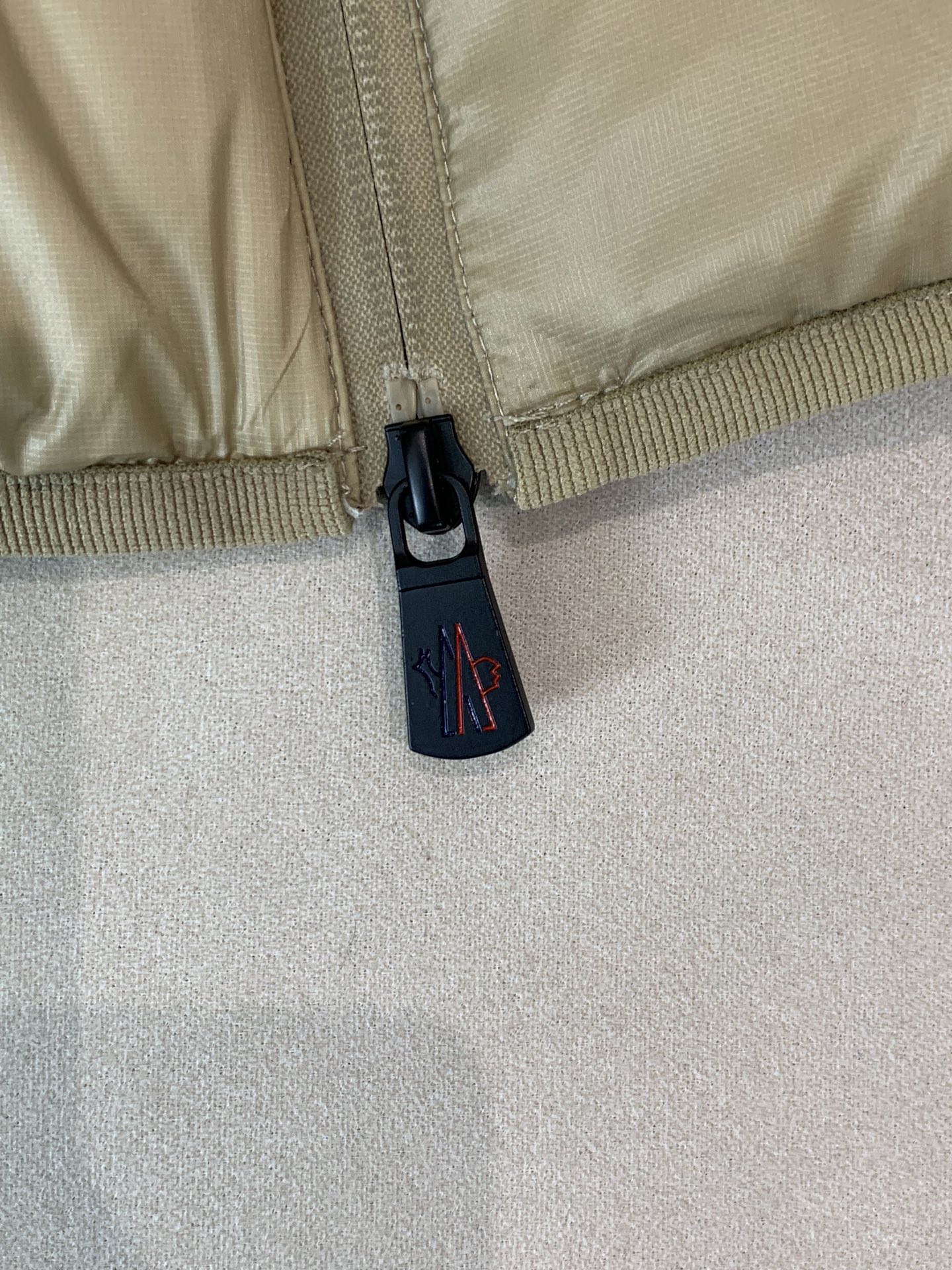 。羽绒 蒙口轻薄羽绒服2025秋冬新款🆕原版1:1订制五金配件全进口原版定制 欢迎专柜对比 绝对的高品质