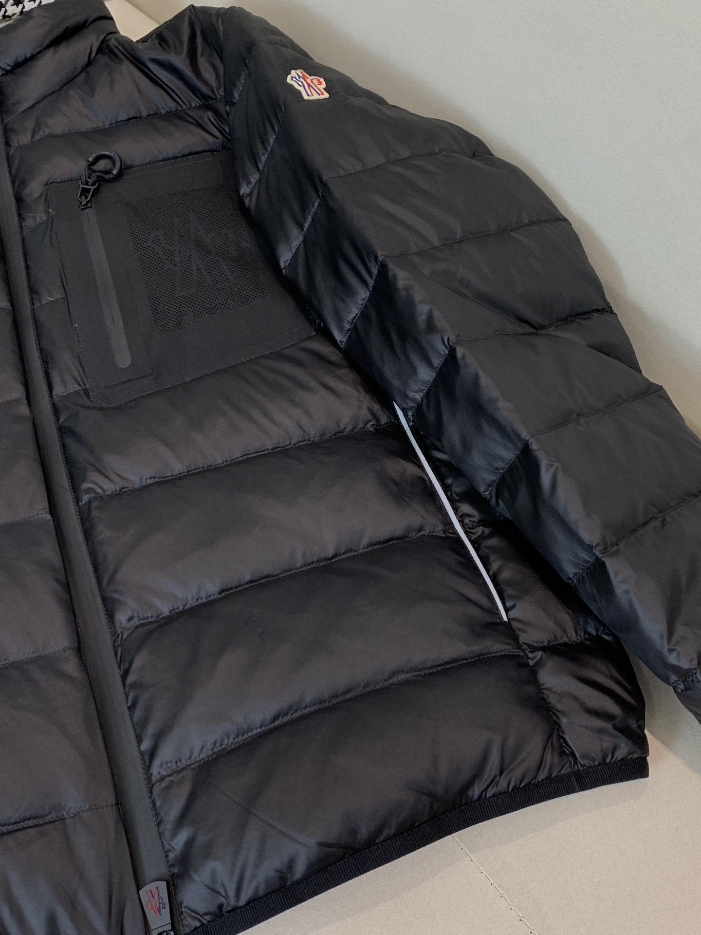 。羽绒 蒙口轻薄羽绒服2025秋冬新款🆕原版1:1订制五金配件全进口原版定制 欢迎专柜对比 绝对的高品质