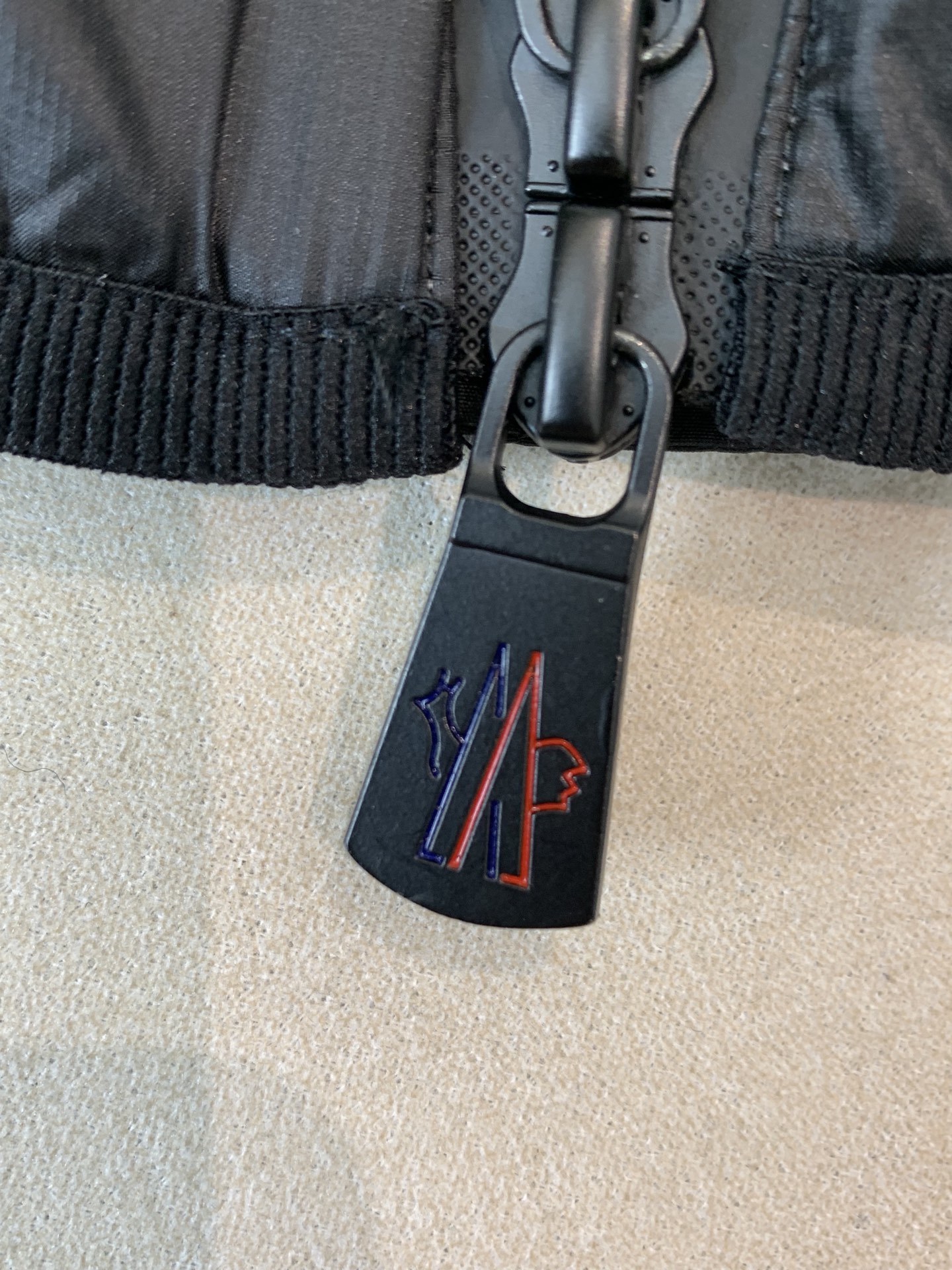 。羽绒 蒙口轻薄羽绒服2025秋冬新款🆕原版1:1订制五金配件全进口原版定制 欢迎专柜对比 绝对的高品质