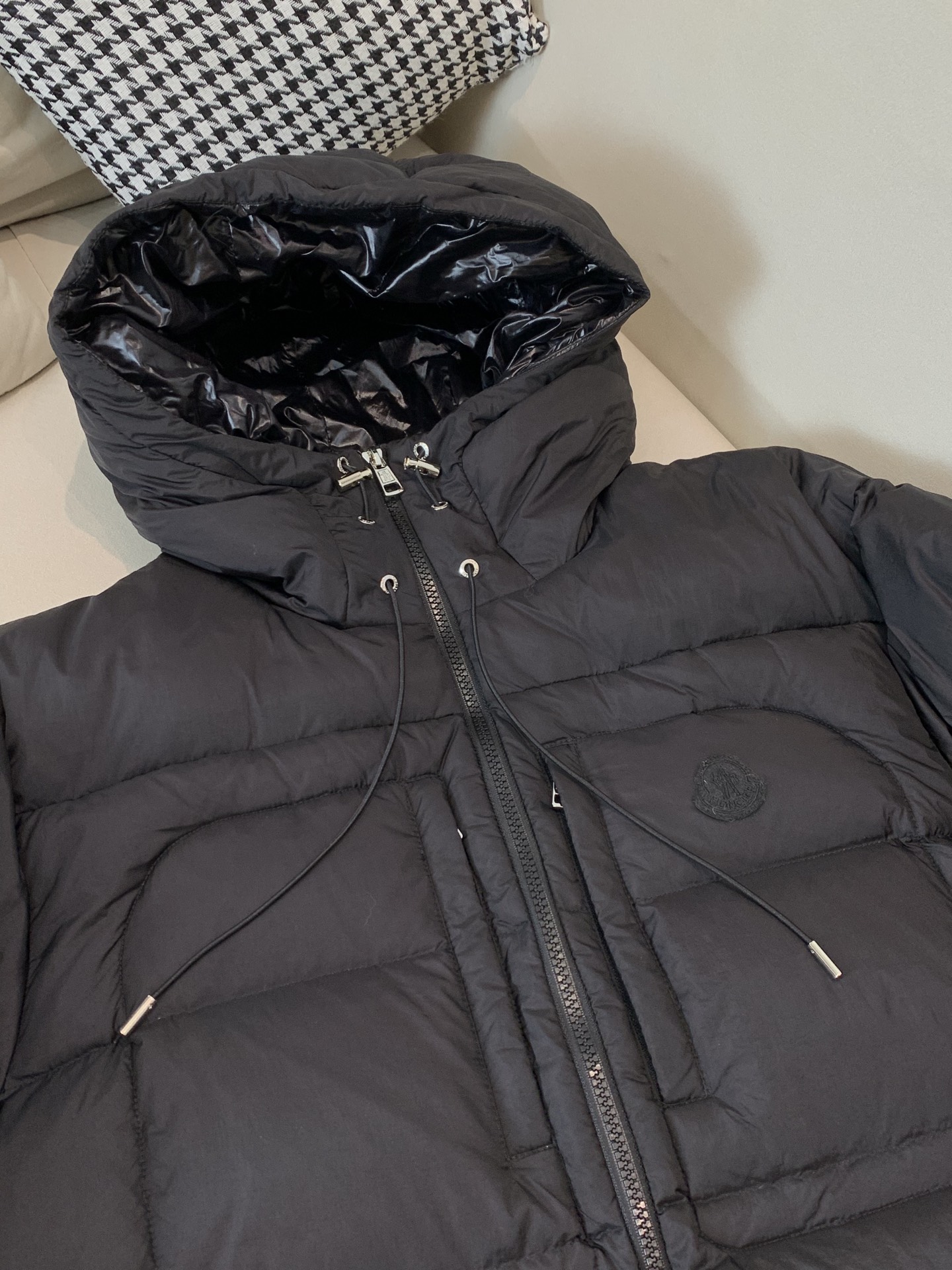 。Moncler蒙口25秋冬男ORFET薄短款连帽轻质羽绒服，宽松版型百搭不挑人，男女同款，原版定制国标