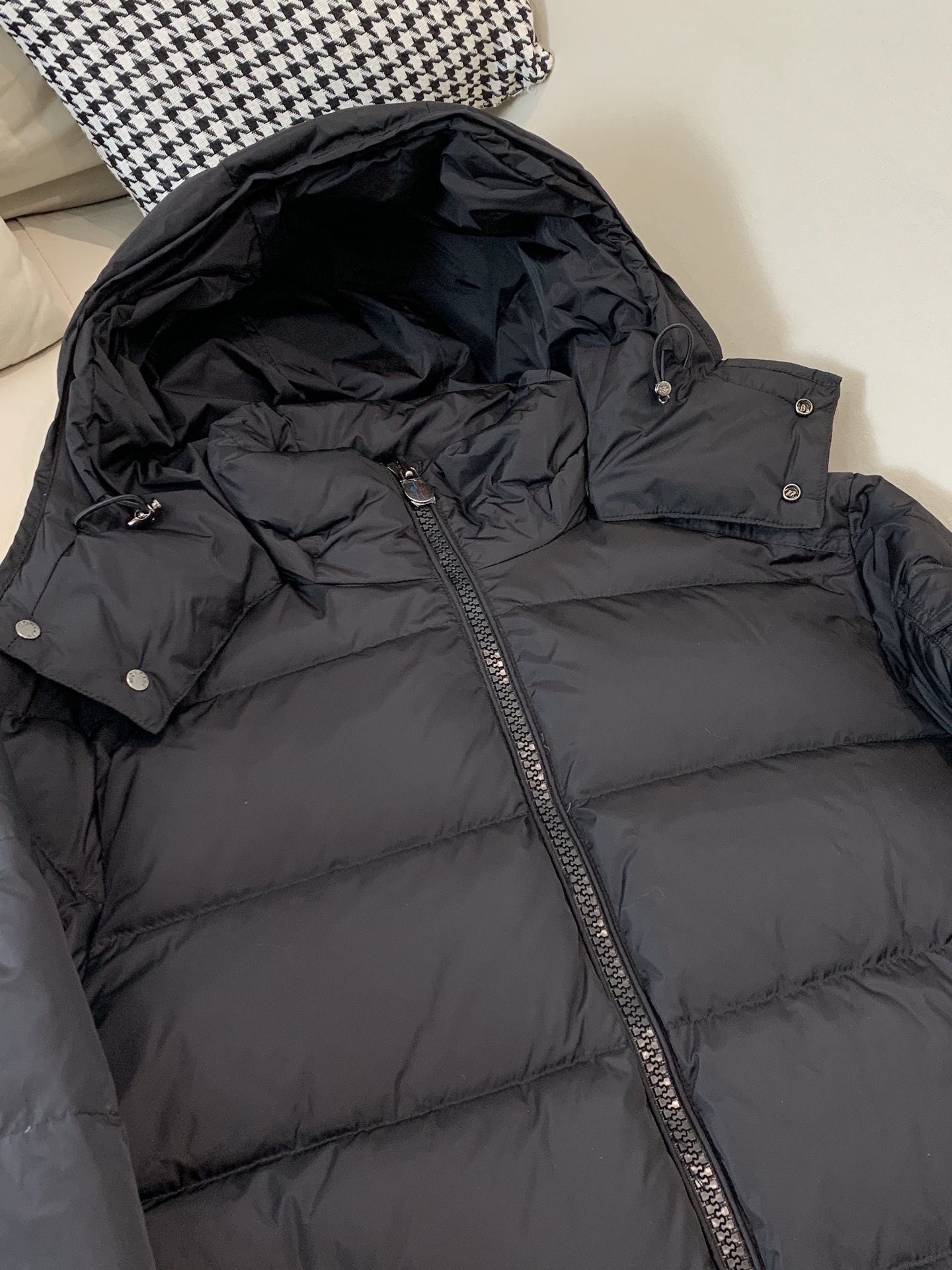 。⬆️Moncler【新品】冬季羽绒服夹克外套..火的一塌糊涂.反季柜台都是要抢的爆款❗️❗️❗️❗️❗