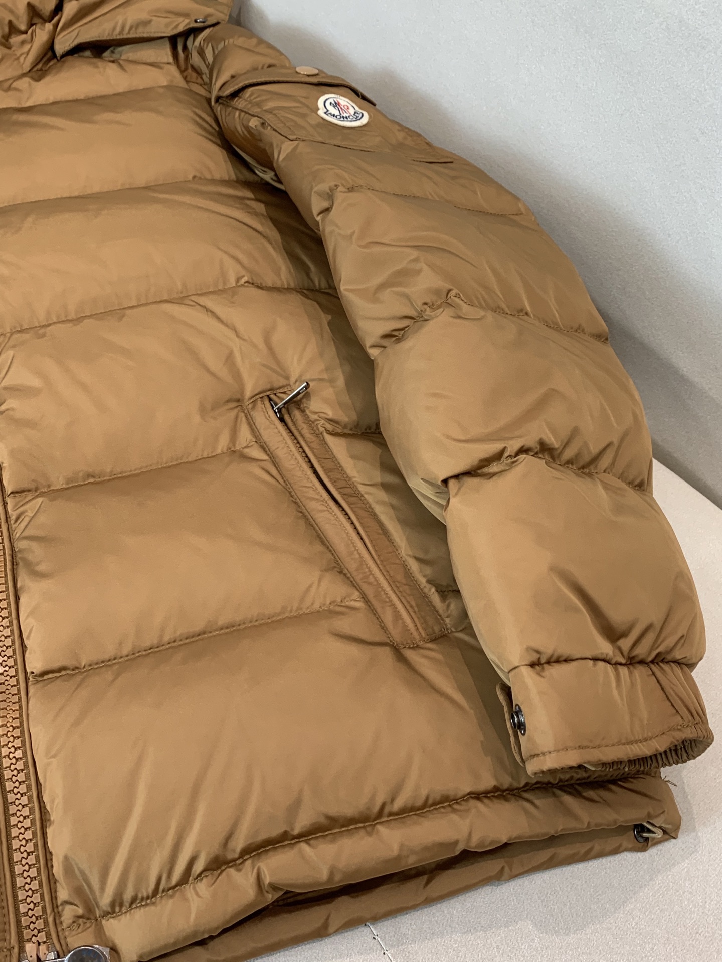 。⬆️Moncler【新品】冬季羽绒服夹克外套..火的一塌糊涂.反季柜台都是要抢的爆款❗️❗️❗️❗️❗