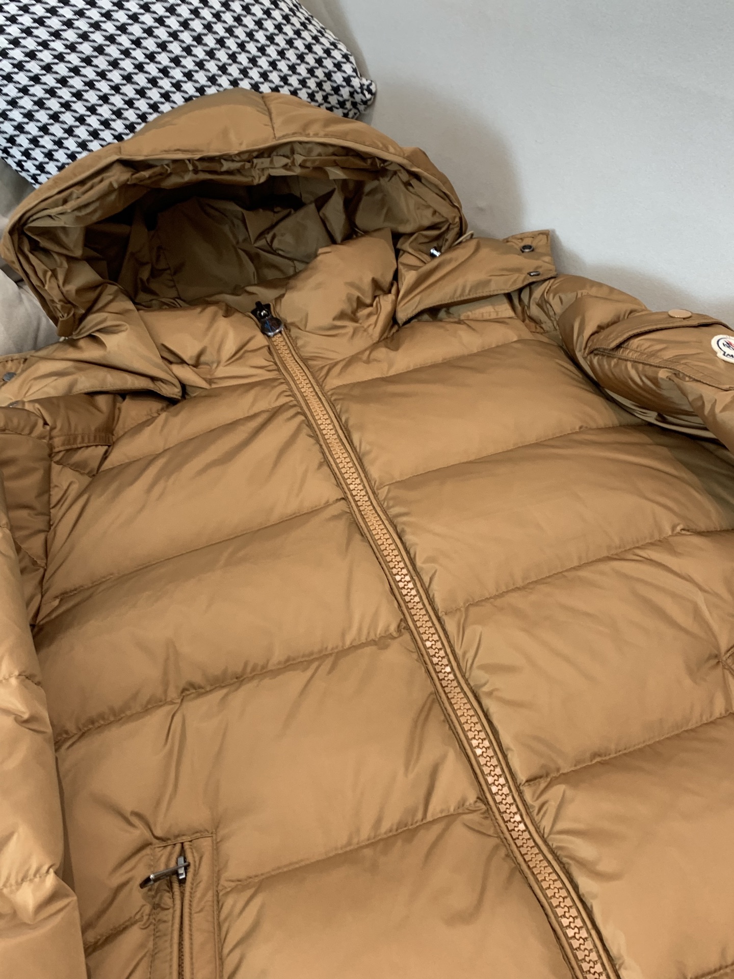 。⬆️Moncler【新品】冬季羽绒服夹克外套..火的一塌糊涂.反季柜台都是要抢的爆款❗️❗️❗️❗️❗