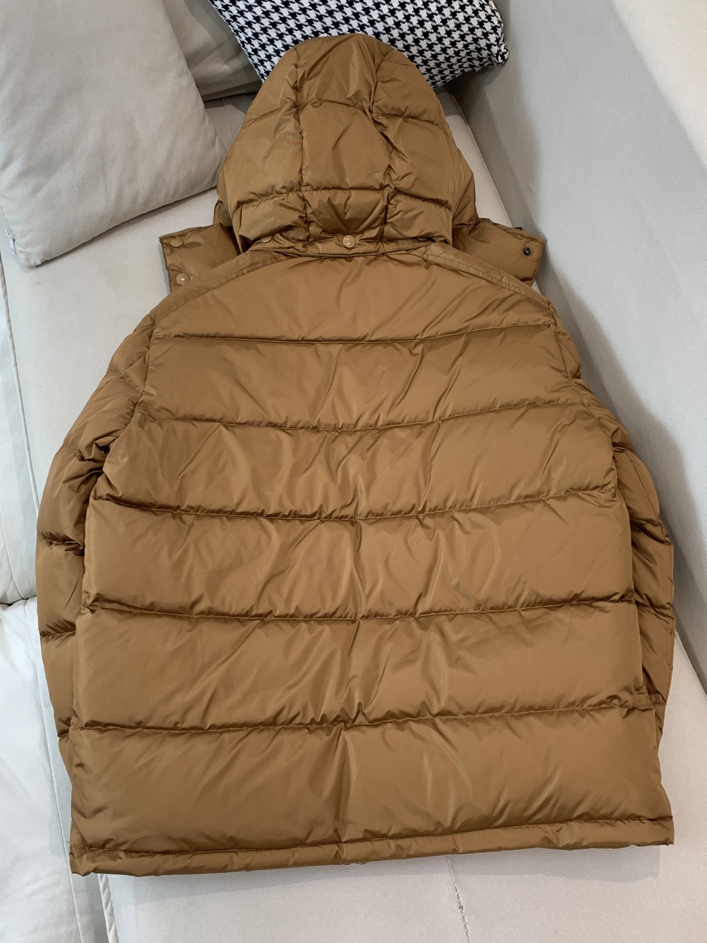 。⬆️Moncler【新品】冬季羽绒服夹克外套..火的一塌糊涂.反季柜台都是要抢的爆款❗️❗️❗️❗️❗