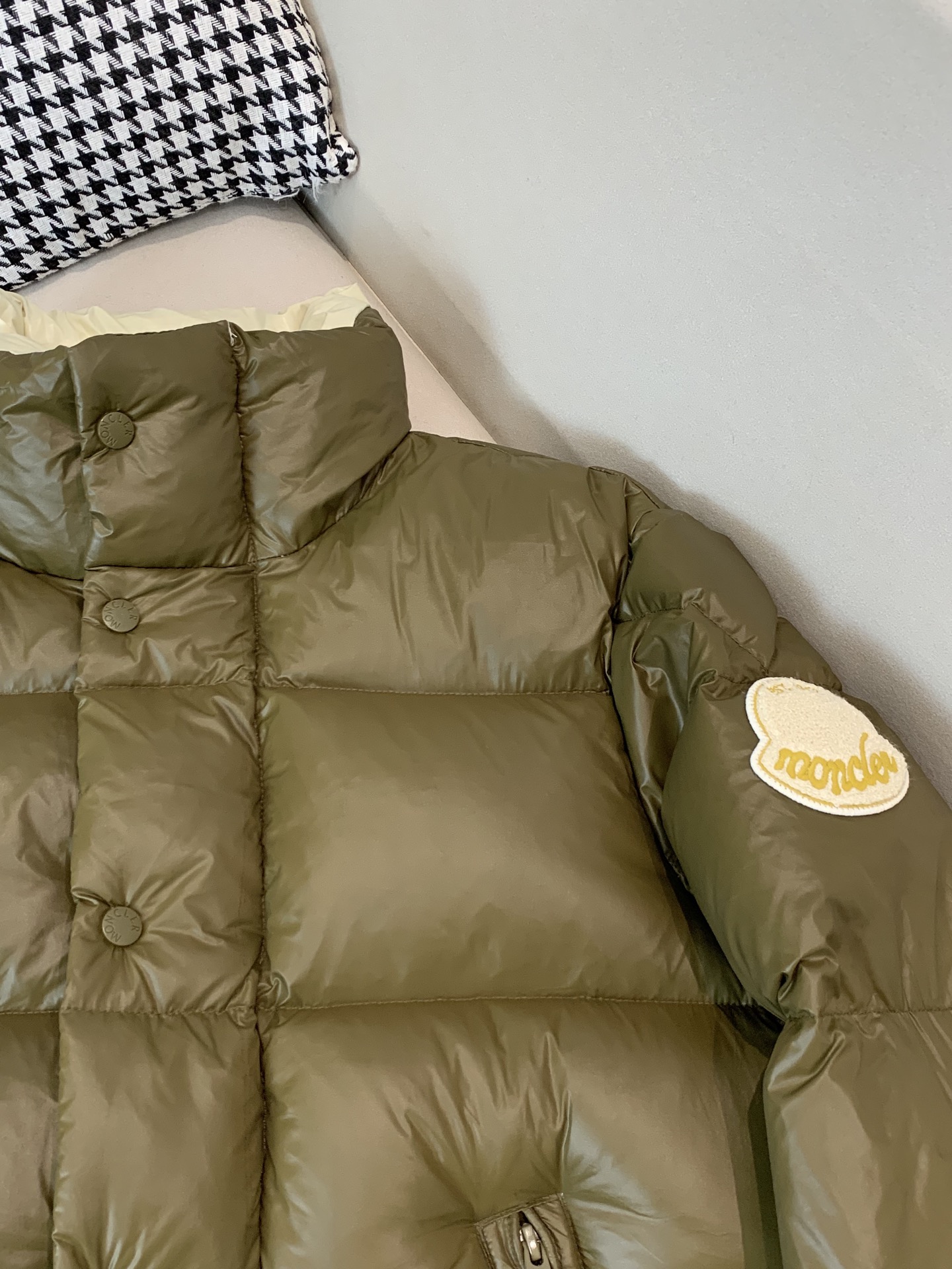 。2025SS秋冬季出品新款！-Moncl*r立领羽绒服，内填充国产新白鸭绒 男士轻奢时尚休闲连帽羽绒服