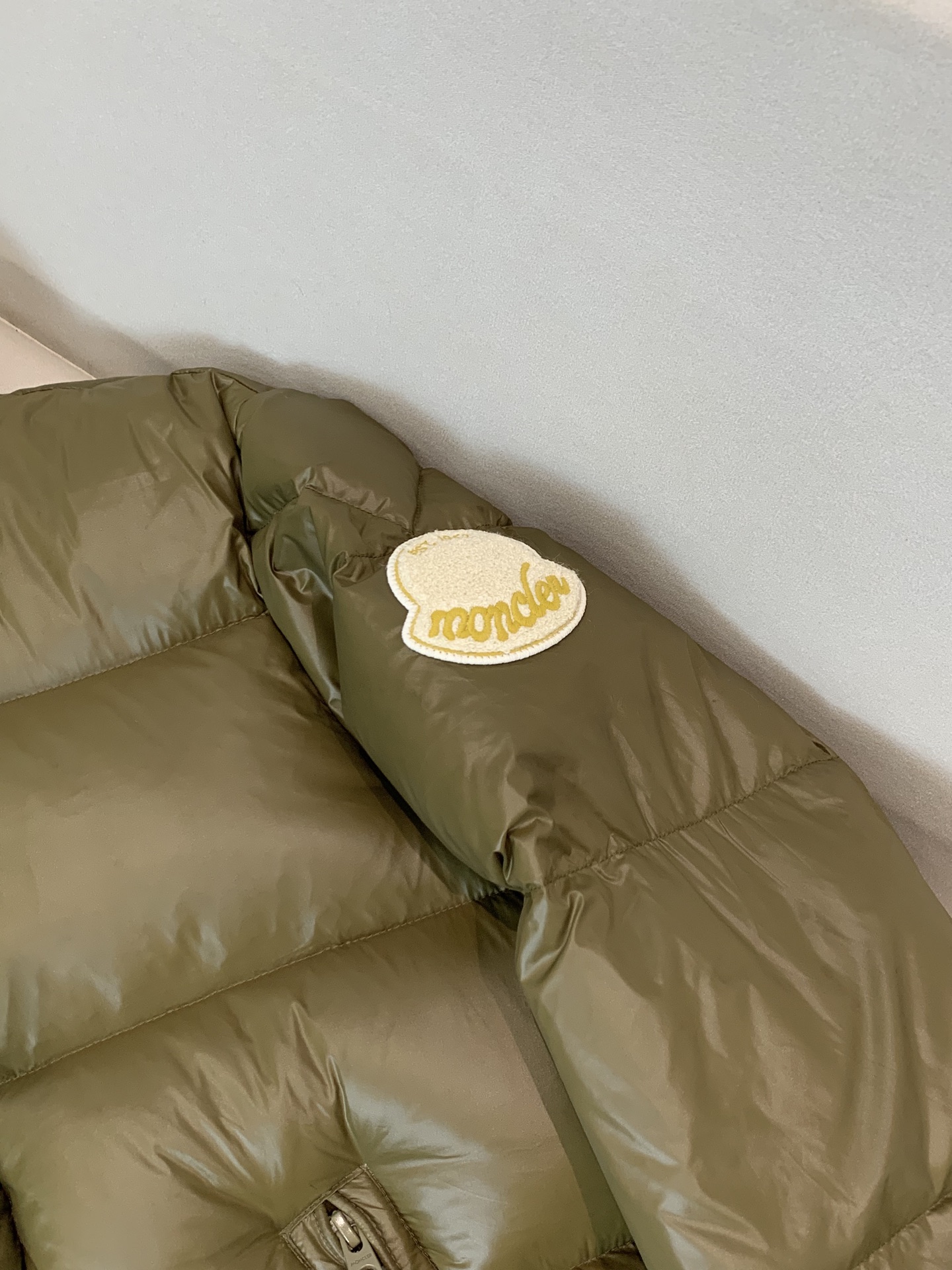 。2025SS秋冬季出品新款！-Moncl*r立领羽绒服，内填充国产新白鸭绒 男士轻奢时尚休闲连帽羽绒服