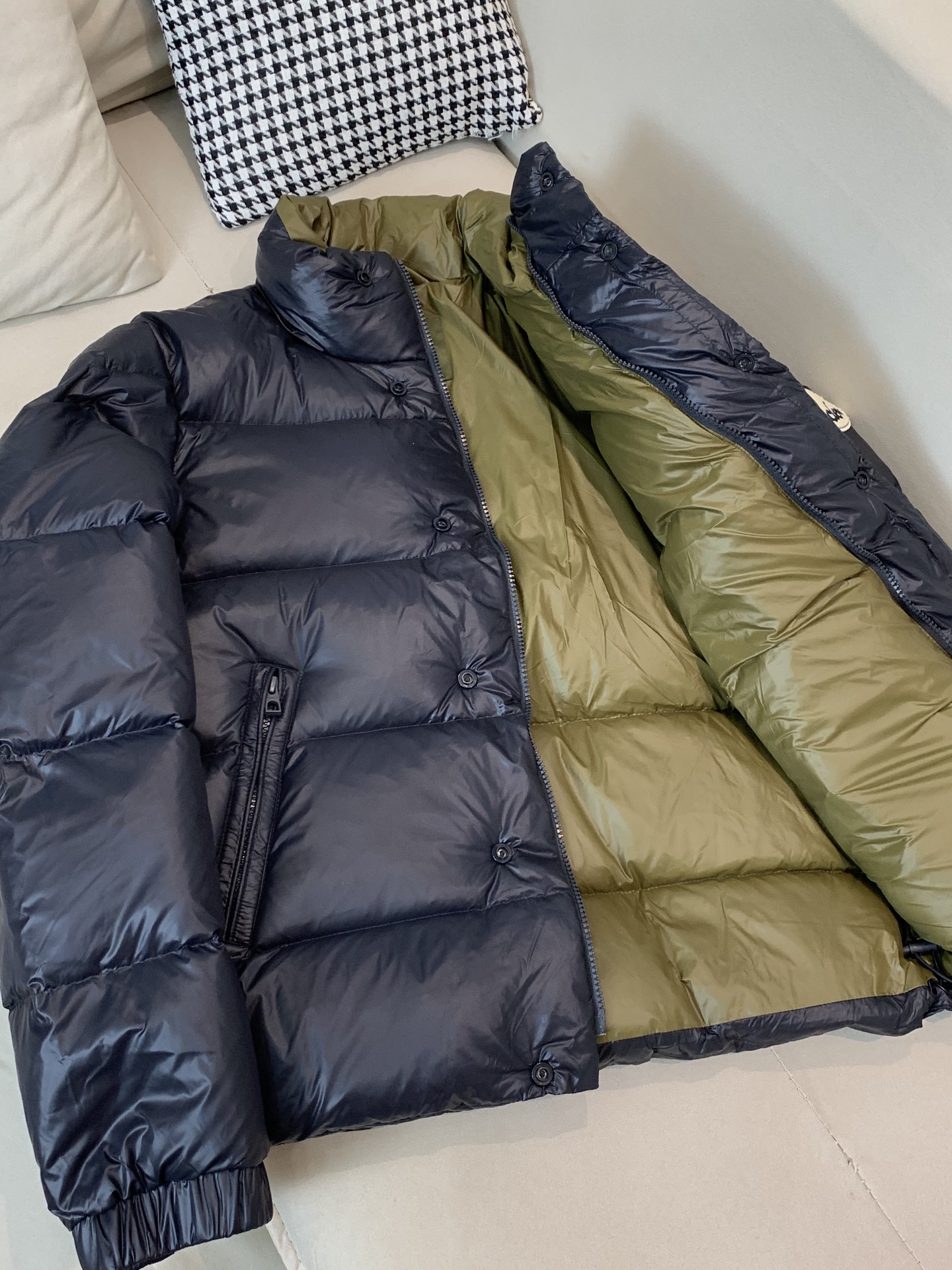 2025SS秋冬季出品新款！-Moncl*r立领羽绒服，内填充国产新白鸭绒 男士轻奢时尚休闲连帽羽绒服整