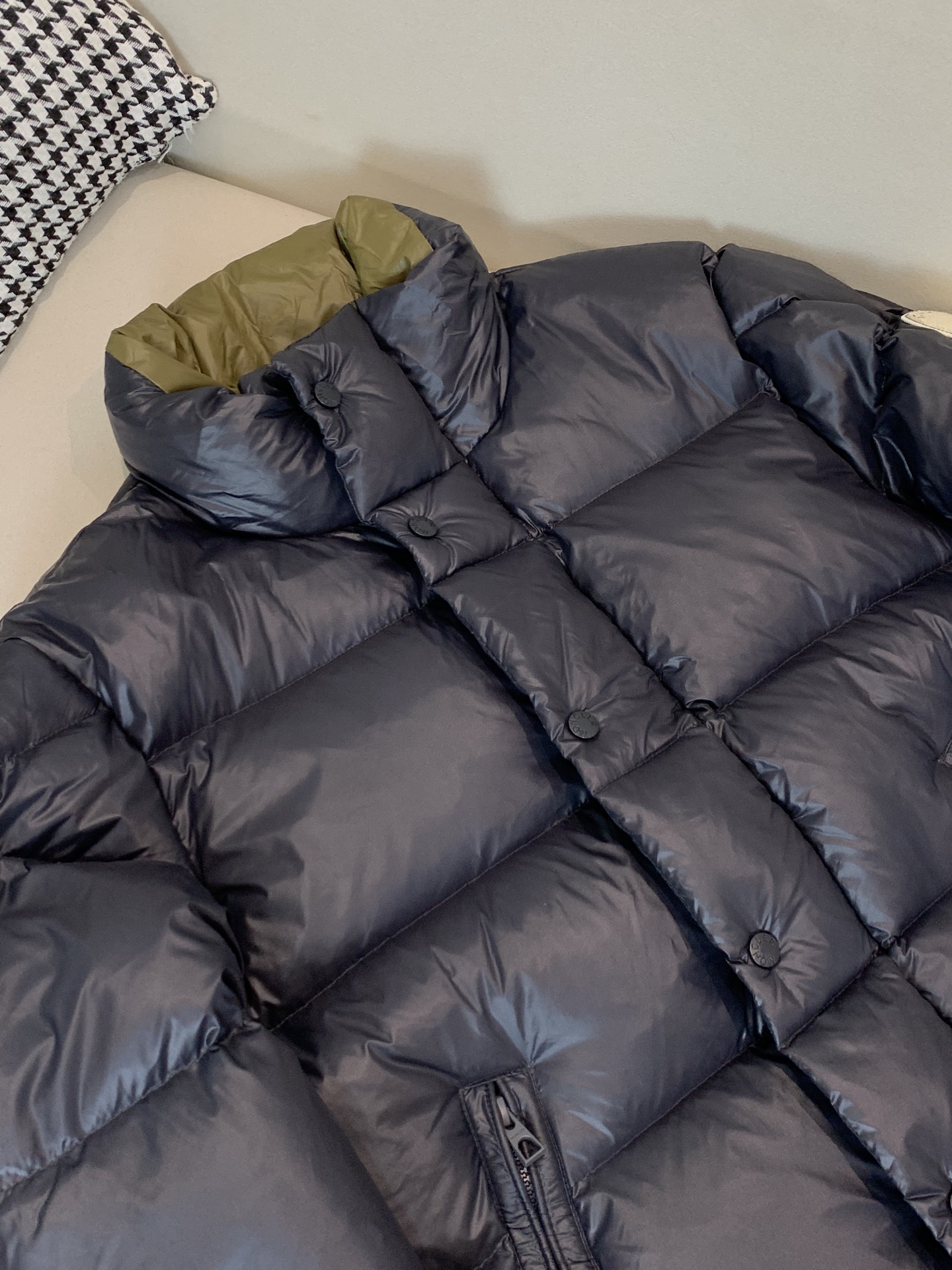 2025SS秋冬季出品新款！-Moncl*r立领羽绒服，内填充国产新白鸭绒 男士轻奢时尚休闲连帽羽绒服整