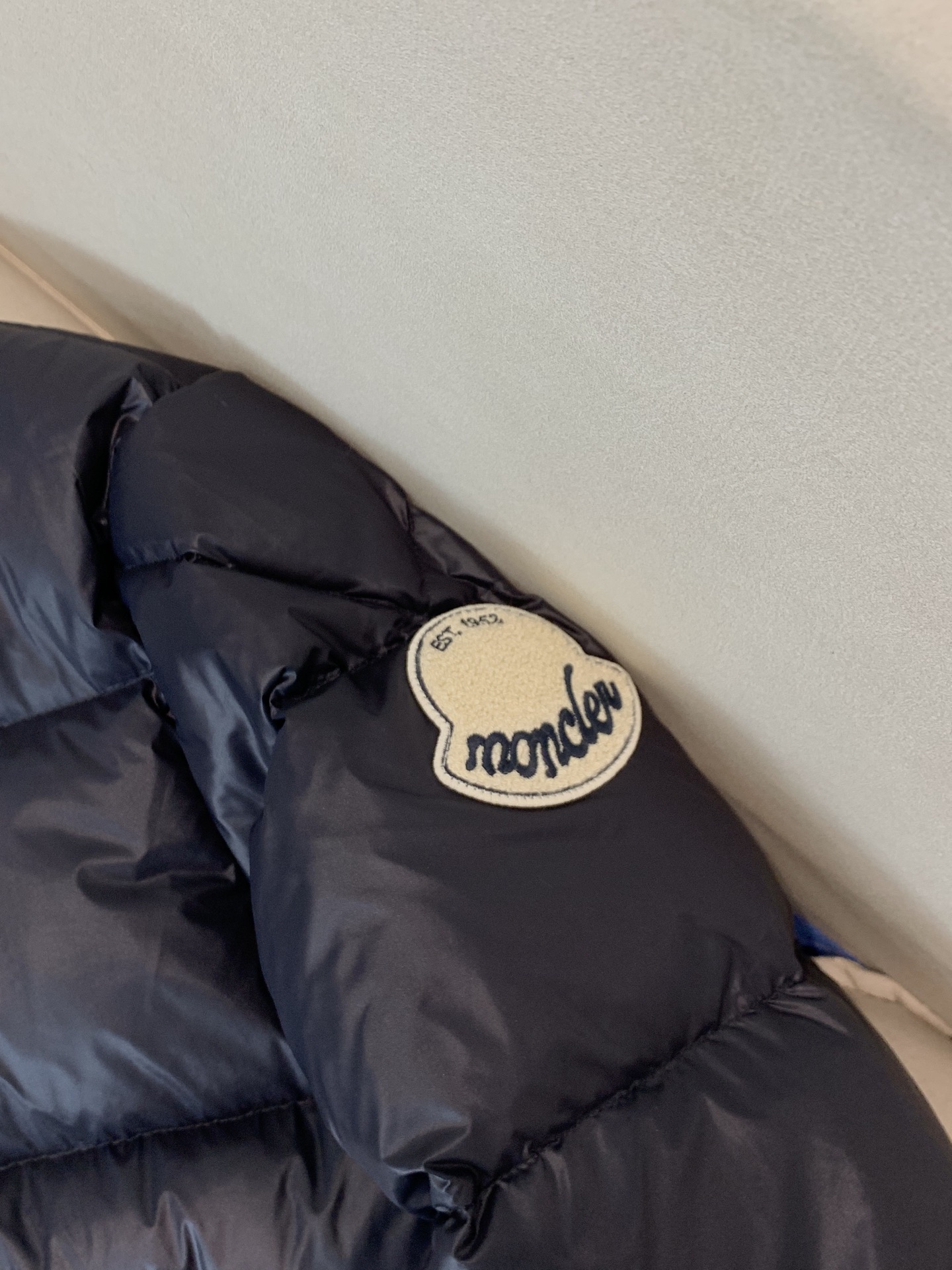 2025SS秋冬季出品新款！-Moncl*r立领羽绒服，内填充国产新白鸭绒 男士轻奢时尚休闲连帽羽绒服整