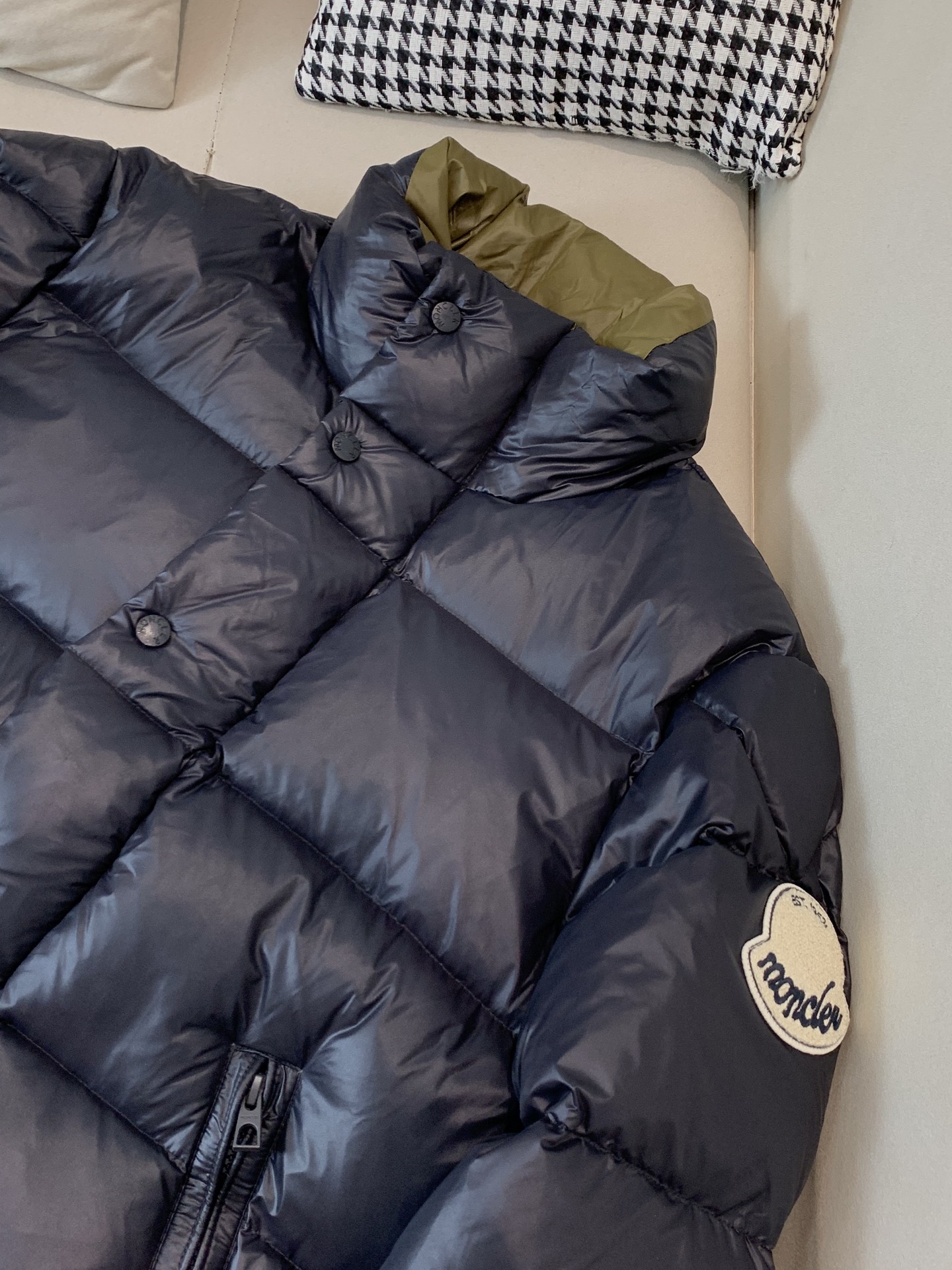 2025SS秋冬季出品新款！-Moncl*r立领羽绒服，内填充国产新白鸭绒 男士轻奢时尚休闲连帽羽绒服整