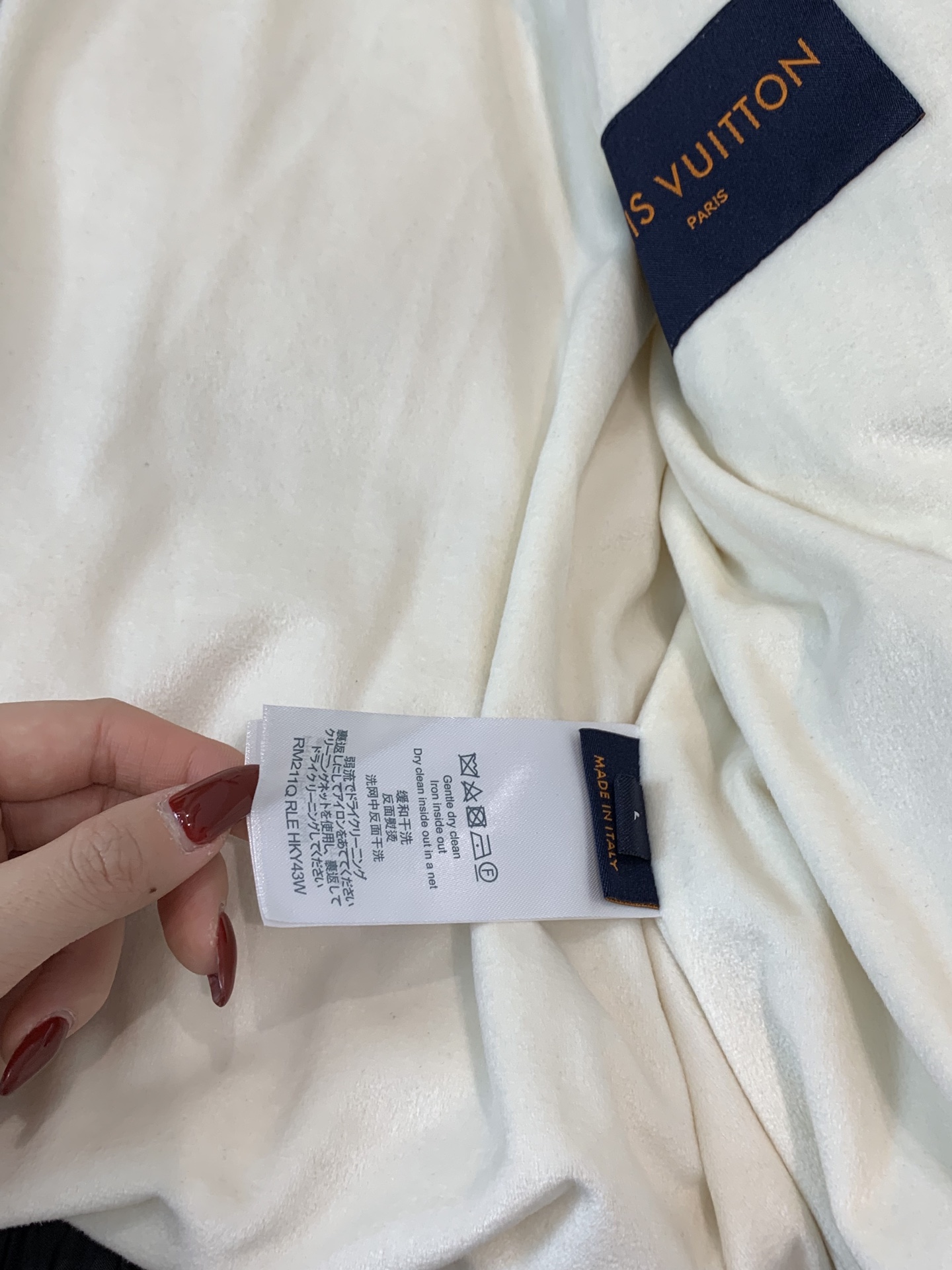 。羽绒2025SS秋冬季新款！LV驴家男士连帽羽绒服，高端轻奢的时尚风格，实穿百搭的款式，内里绒毛质地轻