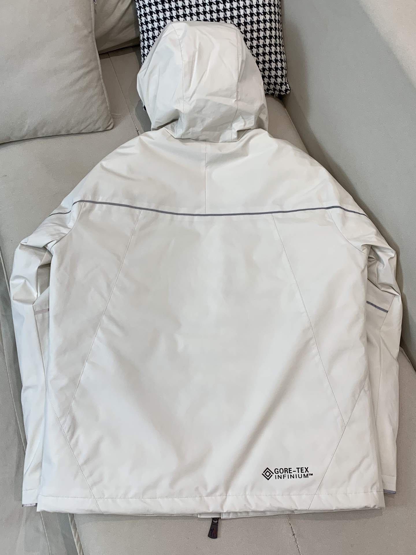 。羽绒 2025SS秋冬季出品新款！-Moncl*r经典连帽羽绒服夹克外套 采用新国标90白鸭绒 男士轻