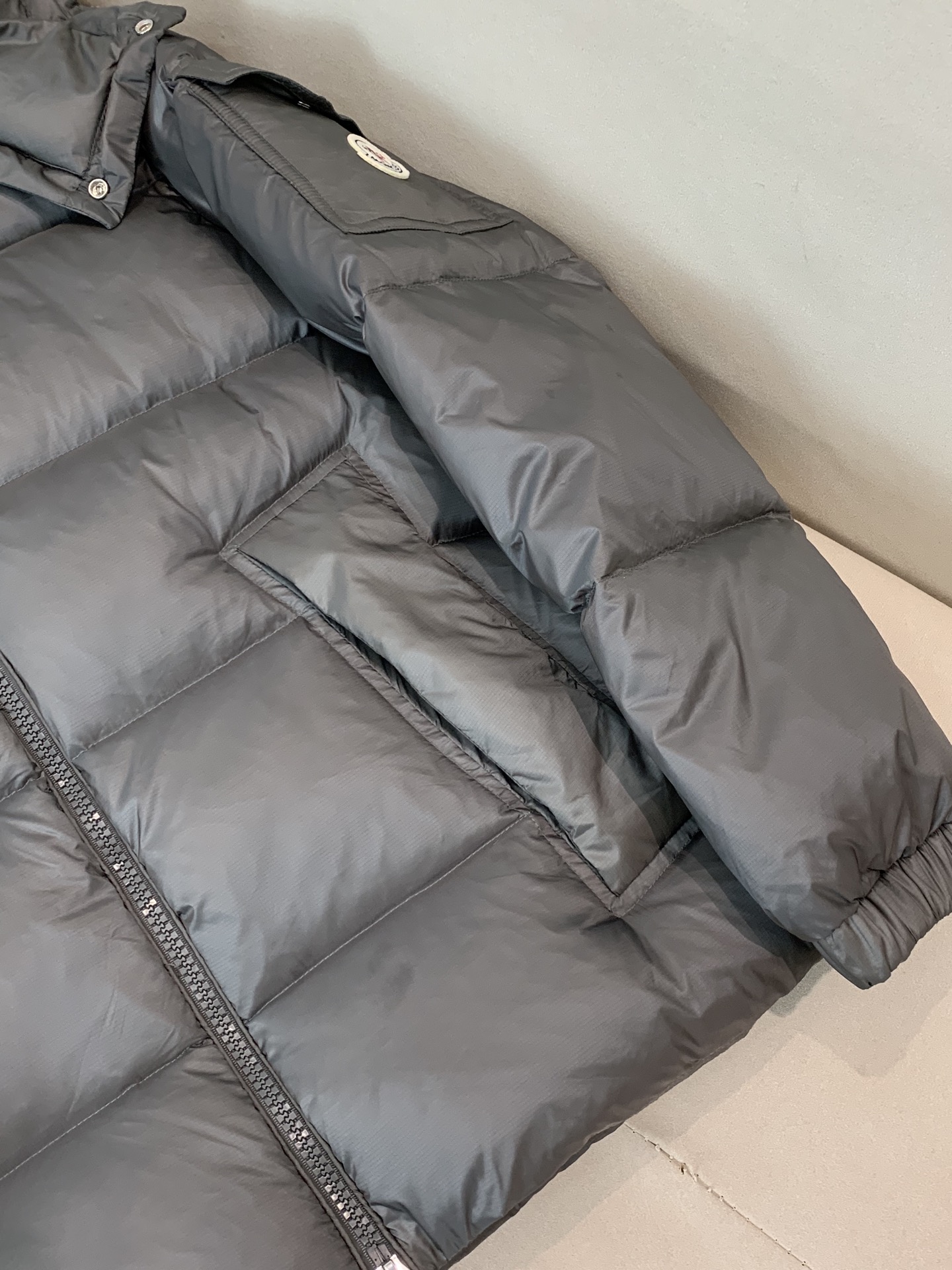 羽绒 2025SS秋冬季出品新款！-Moncl*r连帽羽绒服夹克外套 采用新国标90白鸭绒 帽子可拆卸 