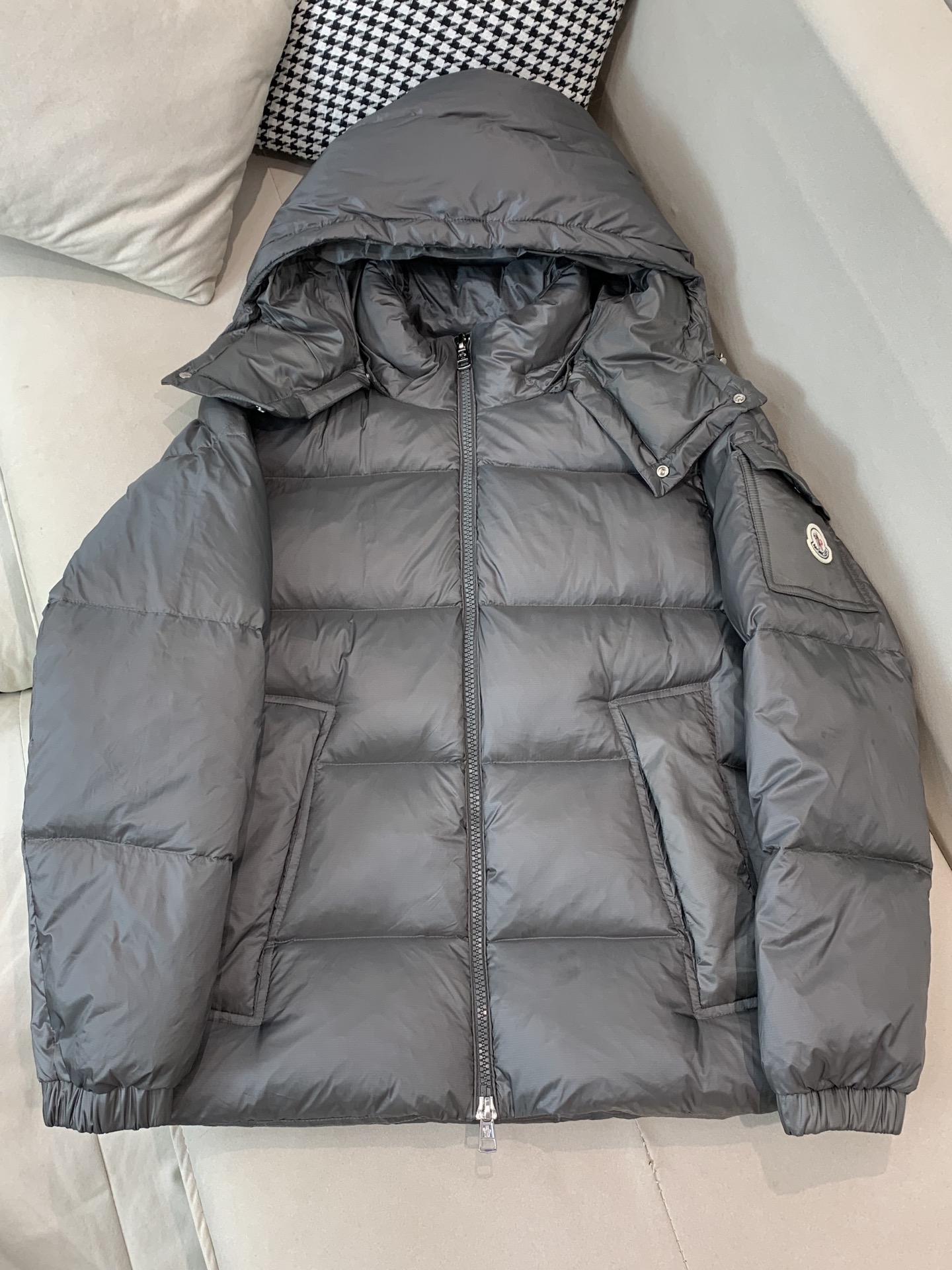 。羽绒 2025SS秋冬季出品新款！-Moncl*r连帽羽绒服夹克外套 采用新国标90白鸭绒 帽子可拆卸