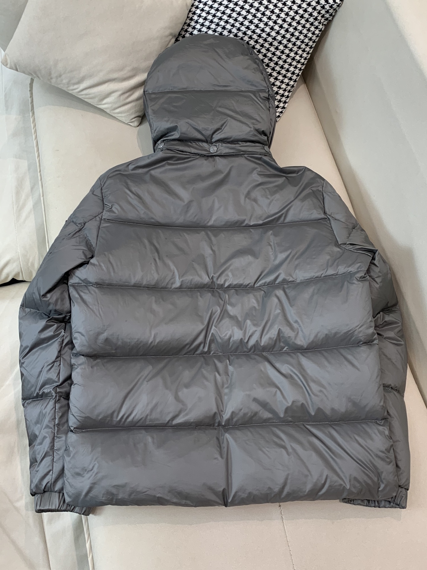 羽绒 2025SS秋冬季出品新款！-Moncl*r连帽羽绒服夹克外套 采用新国标90白鸭绒 帽子可拆卸 