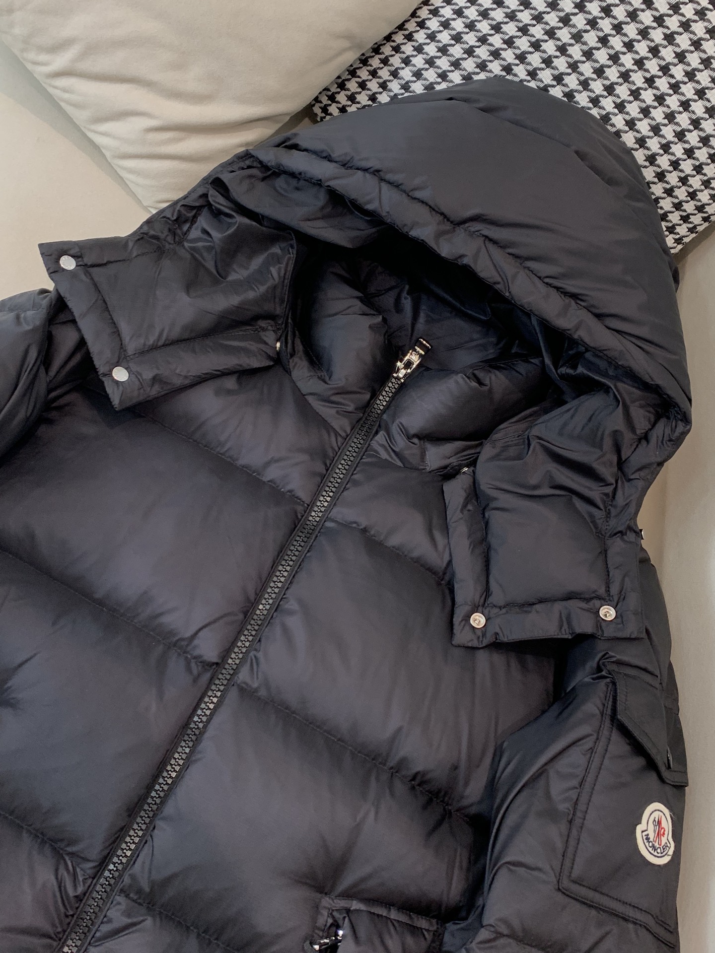 。羽绒 2025SS秋冬季出品新款！-Moncl*r连帽羽绒服夹克外套 采用新国标90白鸭绒 帽子可拆卸