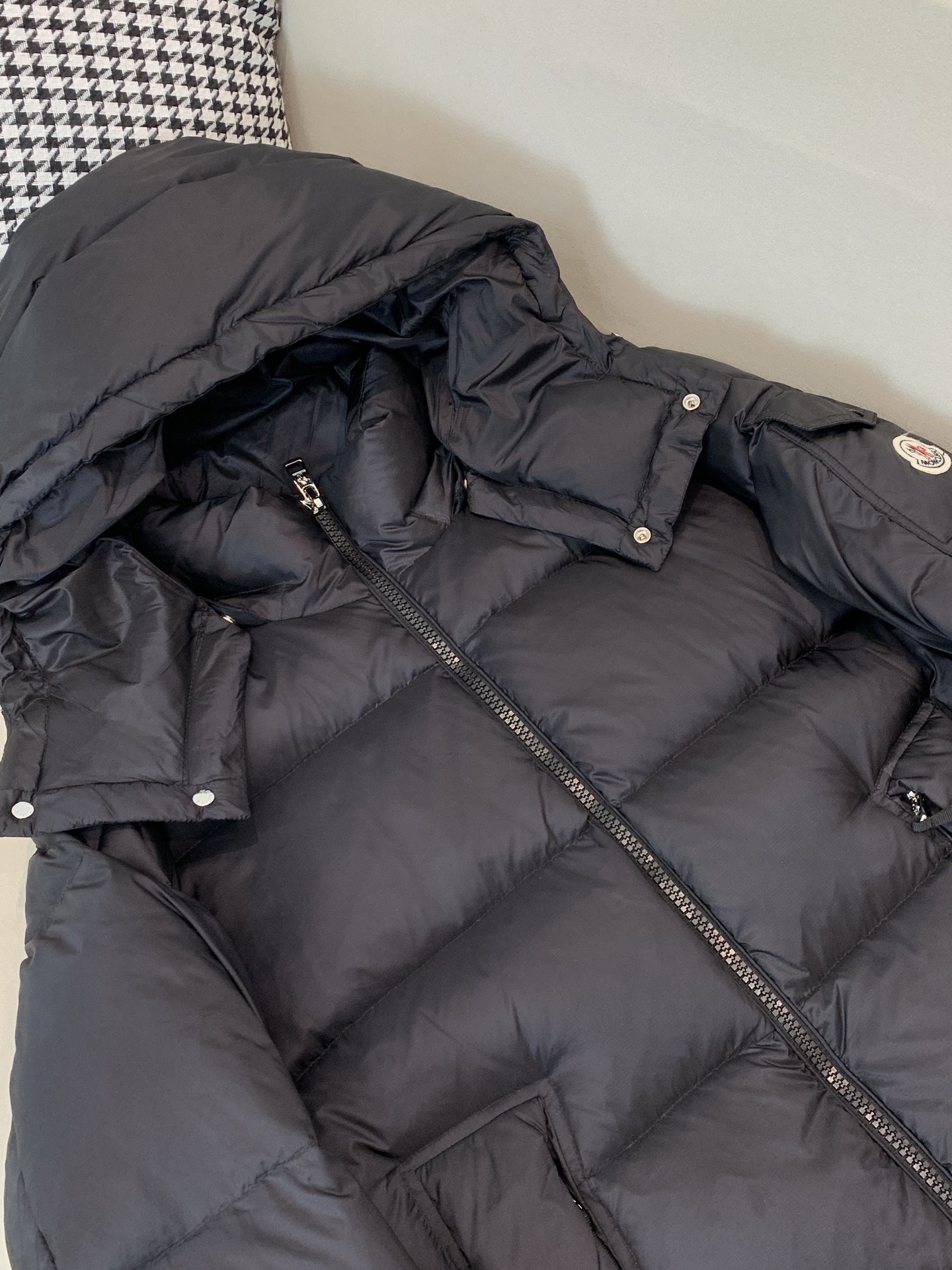 。羽绒 2025SS秋冬季出品新款！-Moncl*r连帽羽绒服夹克外套 采用新国标90白鸭绒 帽子可拆卸