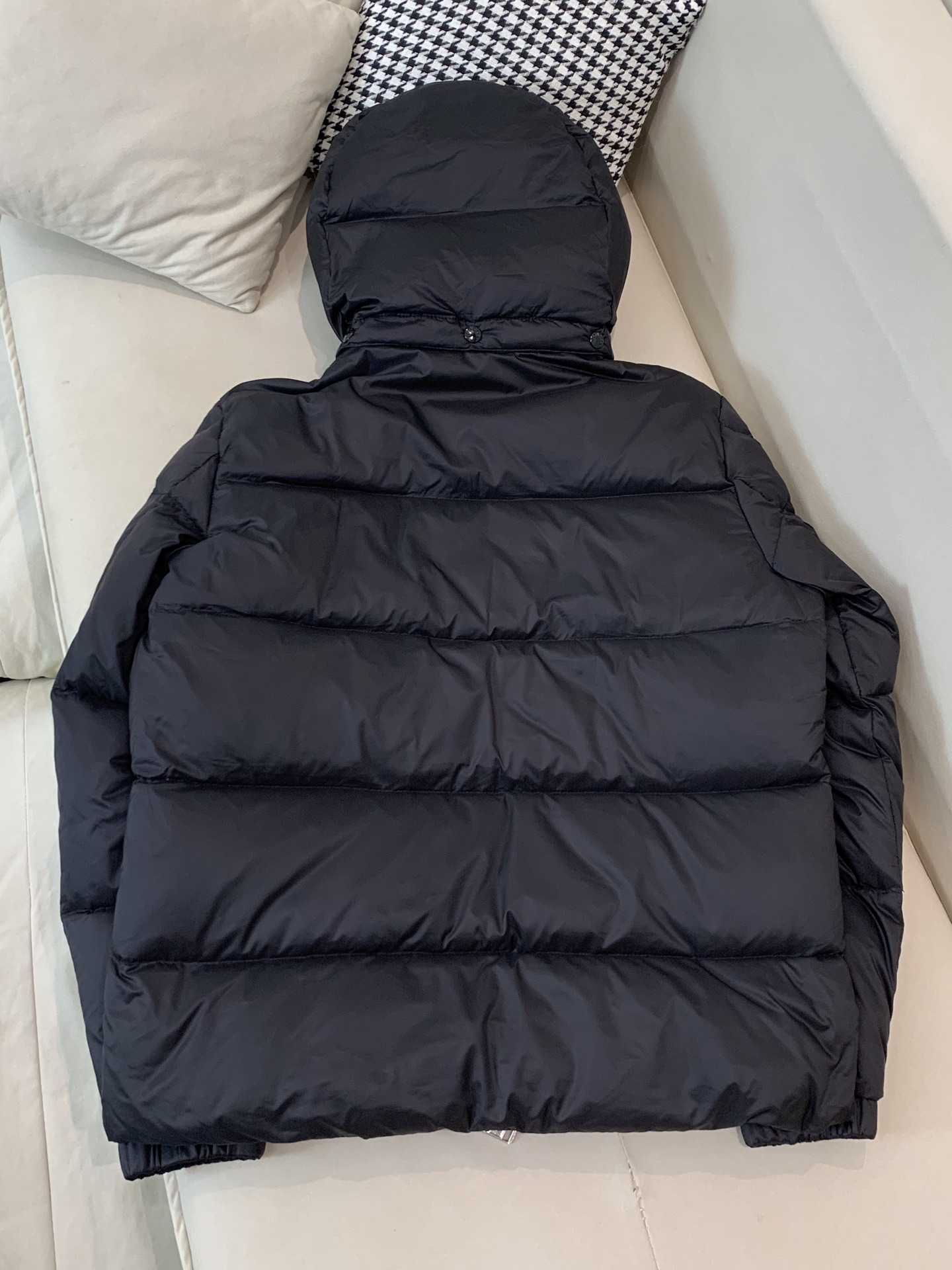 。羽绒 2025SS秋冬季出品新款！-Moncl*r连帽羽绒服夹克外套 采用新国标90白鸭绒 帽子可拆卸