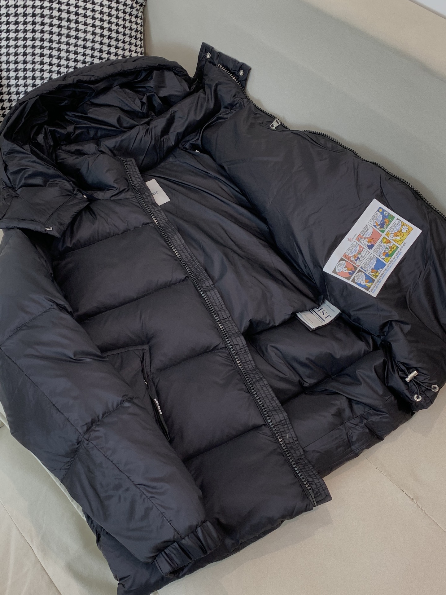 。羽绒 2025SS秋冬季出品新款！-Moncl*r连帽羽绒服夹克外套 采用新国标90白鸭绒 帽子可拆卸