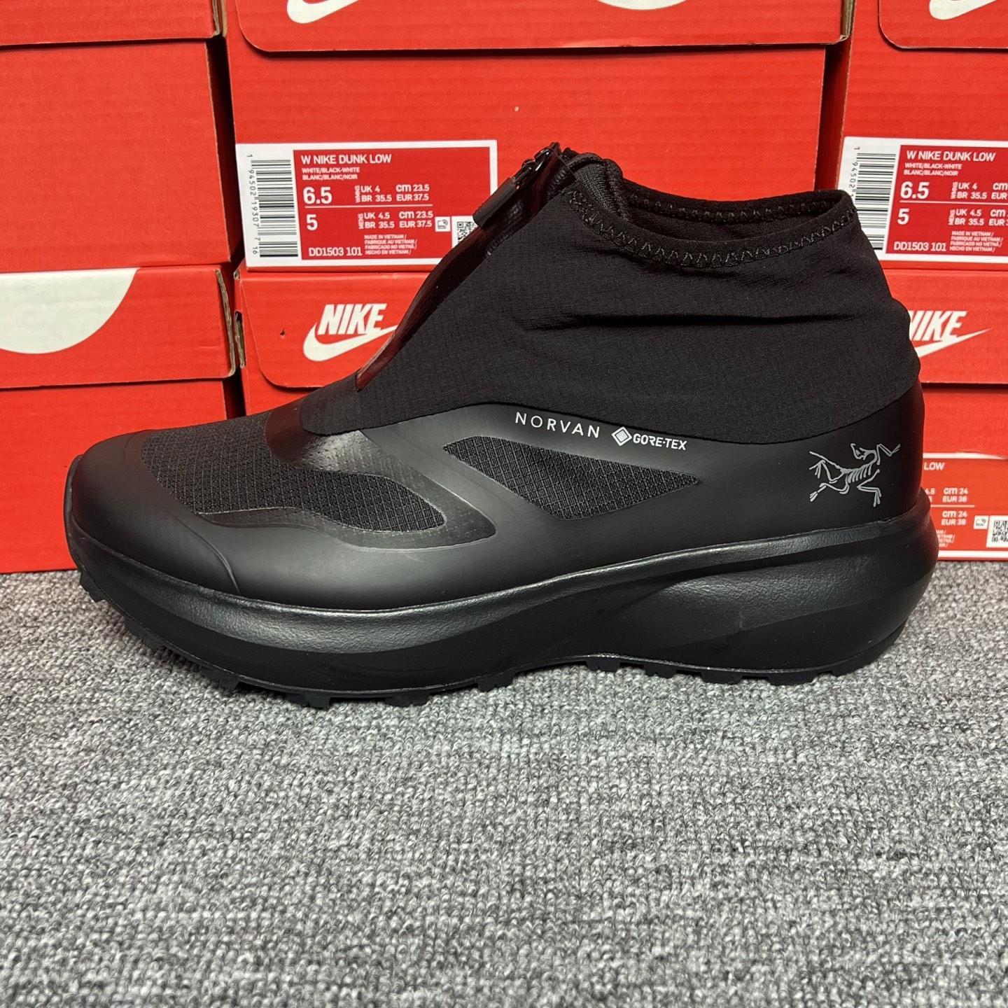 顶级版Arcteryx始祖鸟 Norvan Nivalis GTX
户外功能鞋 中帮黑色出货
尺码：39-45
编码：BC462345