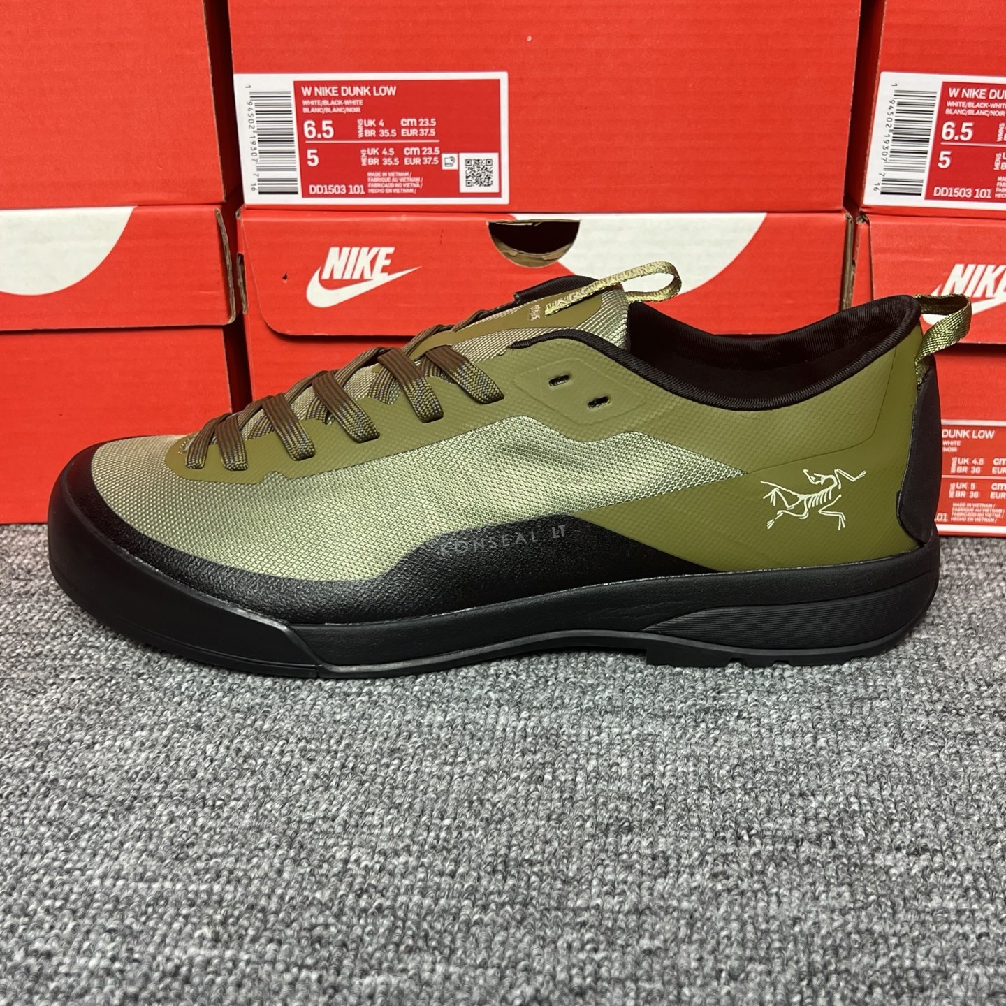 平台版ARC‘TERYX始祖鸟 KONSEAL LT系列
顶级品质 代购指定版本 现货主推
原数据开发 不掉标 正确高频字体
鸟爪细节完美 区别市场公版货
尺码：36-45含半码
编码：AD494568