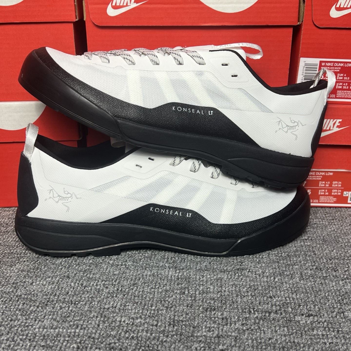 平台版ARC‘TERYX始祖鸟 KONSEAL LT系列
顶级品质 代购指定版本 现货主推
原数据开发 不掉标 正确高频字体
鸟爪细节完美 区别市场公版货
尺码：36-45含半码
编码：AD494568