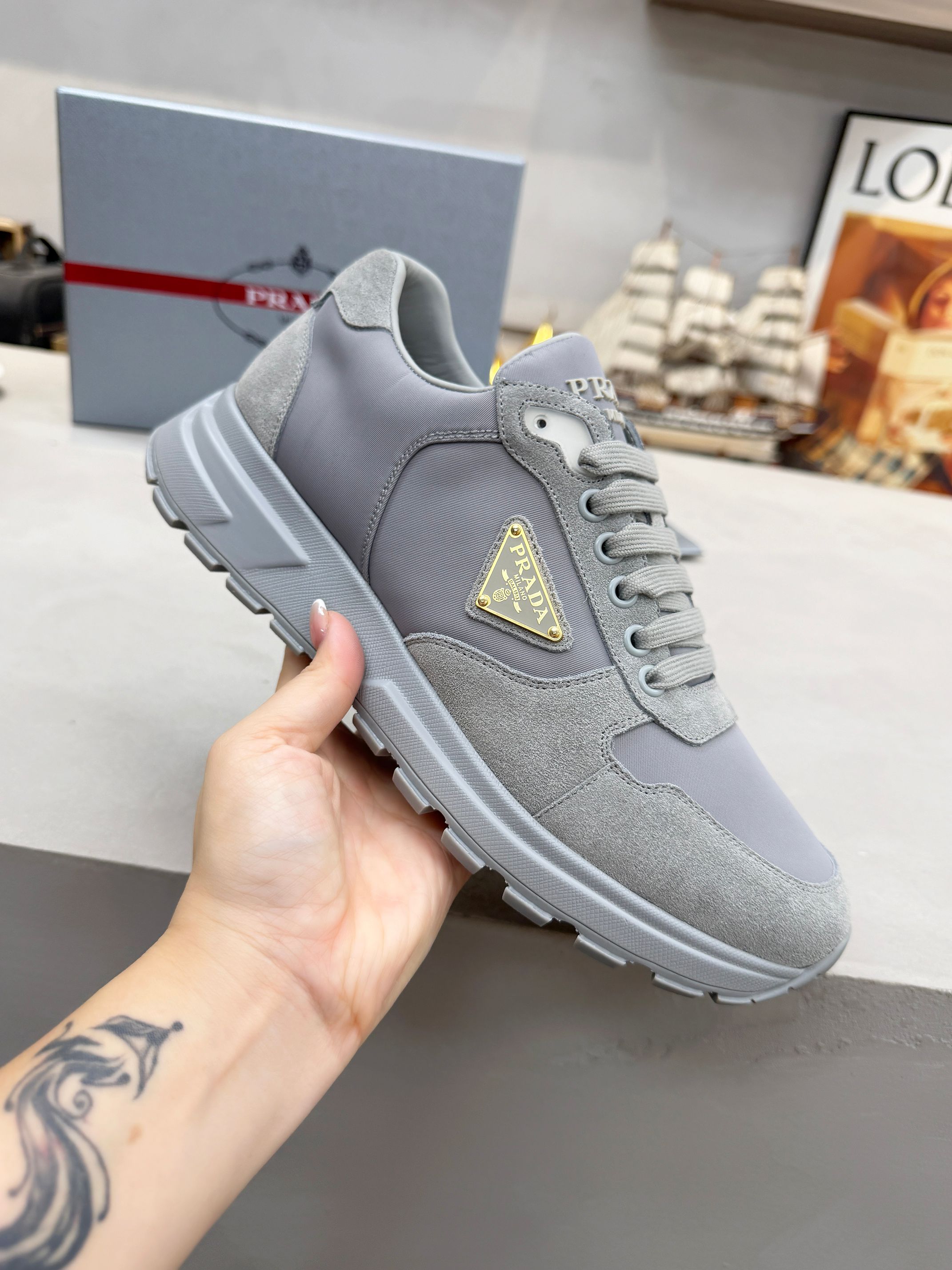 NO:620283,[PRADA] Popular items in men's shoe counters, synchronized with the official website, high-quality shipments, original cowhide fabrics, cowhide foot pads + cowhide lining, original rubber outsole, code size 38-45 (45 customized, non-refundable), prada, prada, cowhide19860909【PRADA普拉达】男鞋专柜爆款, 官网同步,高品质出货 面料原版牛皮配布 内里牛皮垫脚+牛皮内里, 大底原厂橡胶底, 码数38-45（45定做不退换）,,prada,prada,cowhide,Men's shoes