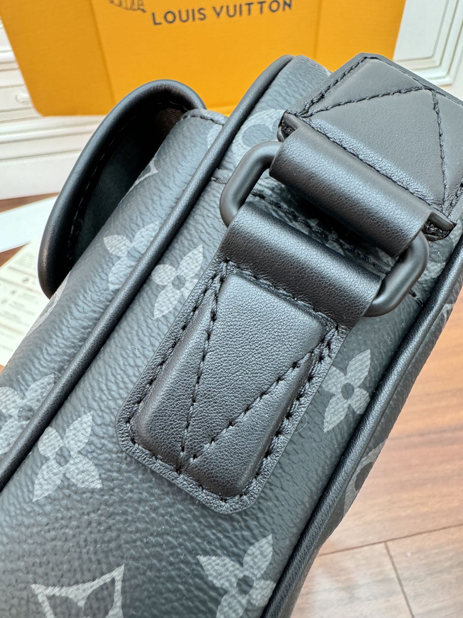 独家首发型号M12518特正版动态码品质提升专柜同步动态电子芯片礼品袋保护纸铜版电子标签合格证皮料是正品