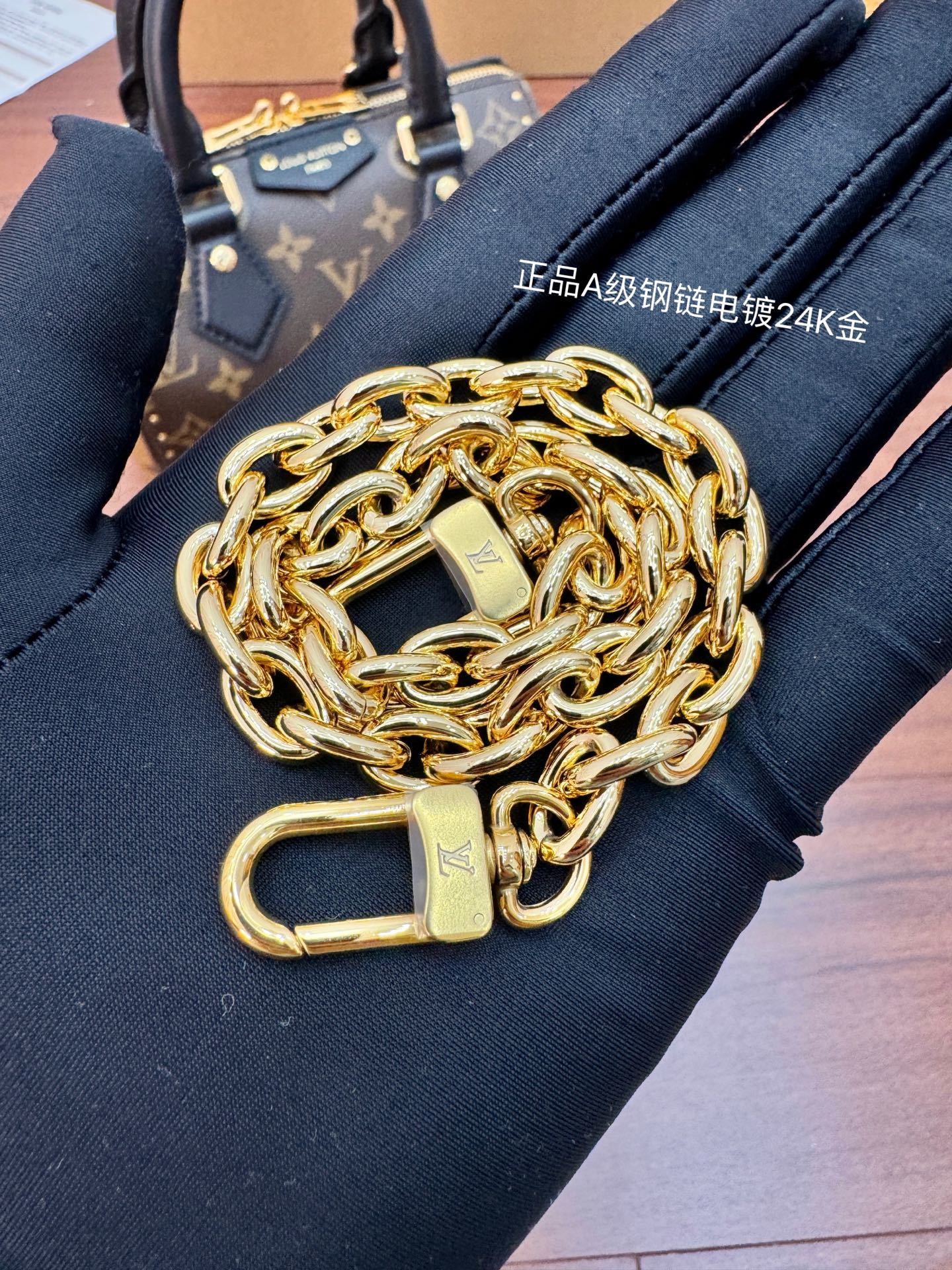 M13146私品(163动态UID )进口菱形面料 (品质第九次升级,进口原厂皮.专柜同步,动态电子芯片