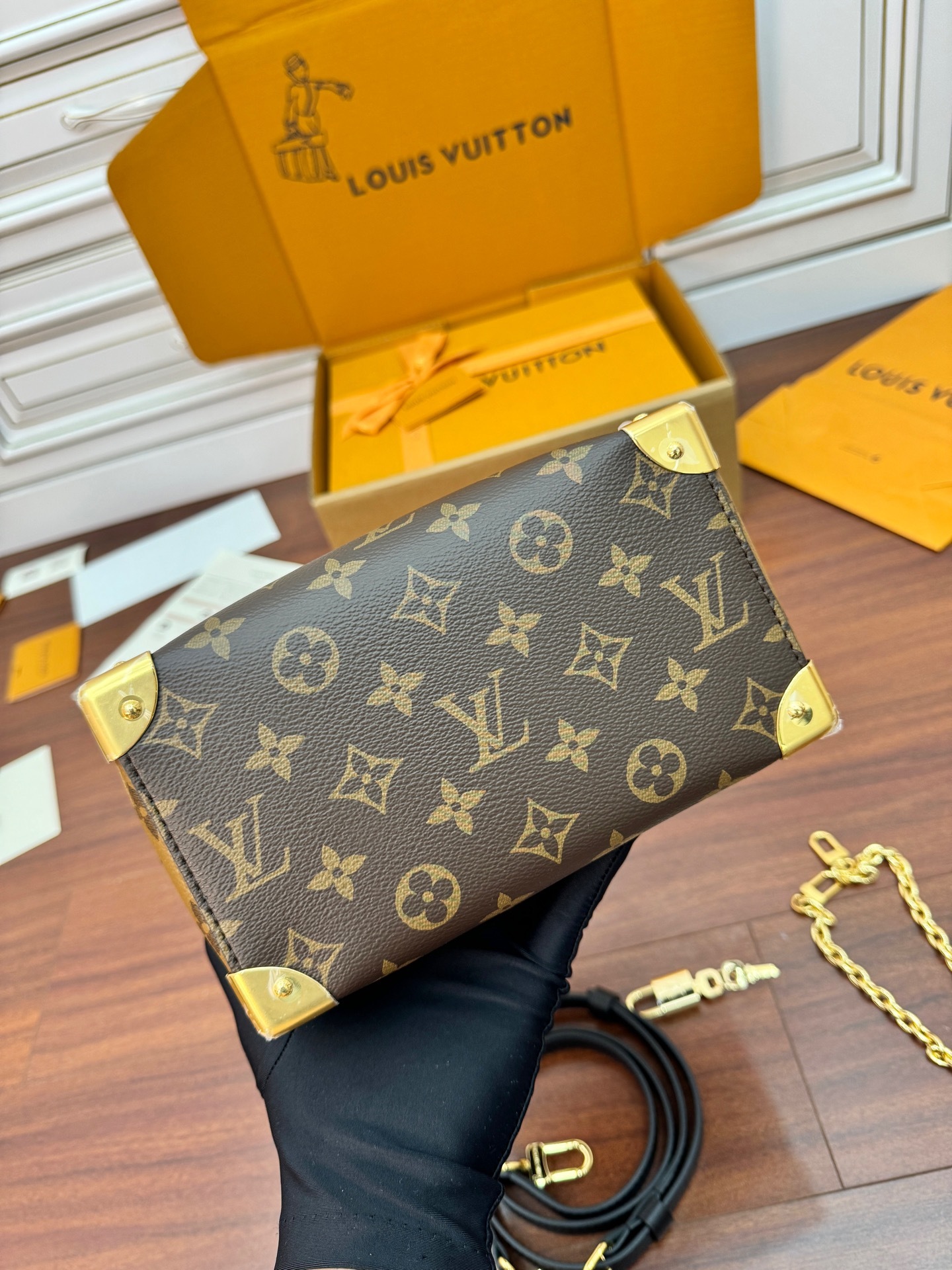 M13146私品(163动态UID )进口菱形面料 (品质第九次升级,进口原厂皮.专柜同步,动态电子芯片