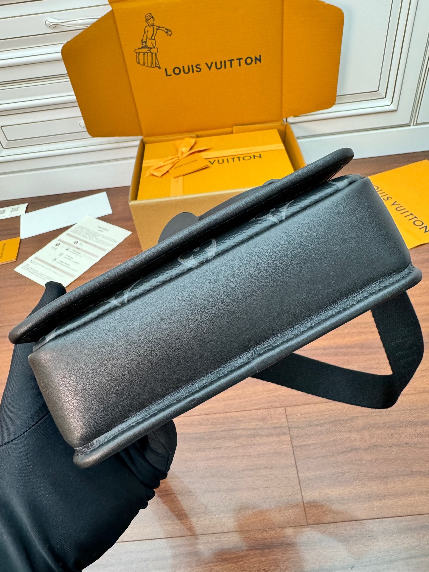 M12599私品(163动态UID )进口菱形面料 (品质第九次升级,进口原厂皮.专柜同步,动态电子芯片